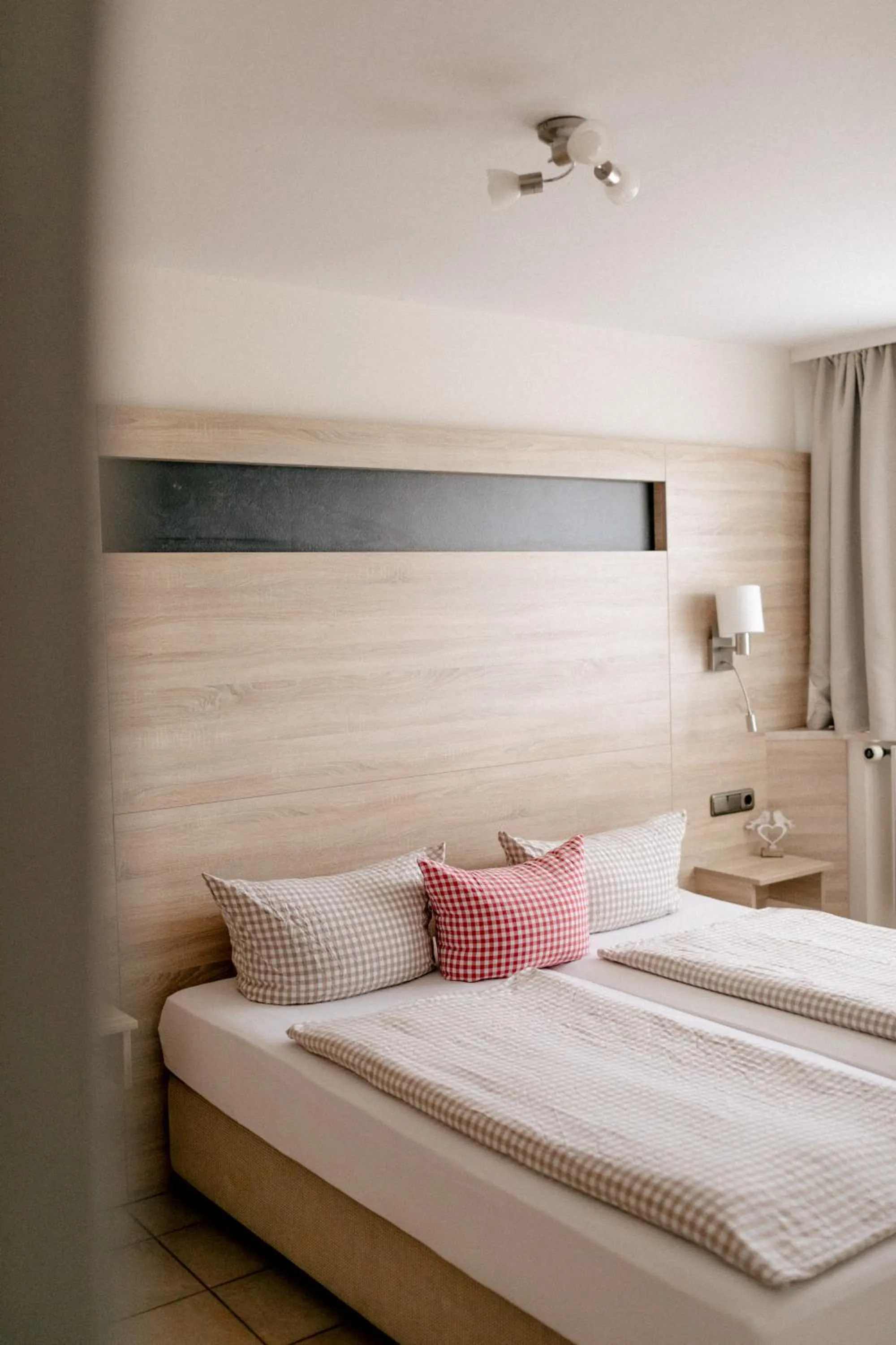 Bedroom, Bed in Hotel Vogtareuther-Hof