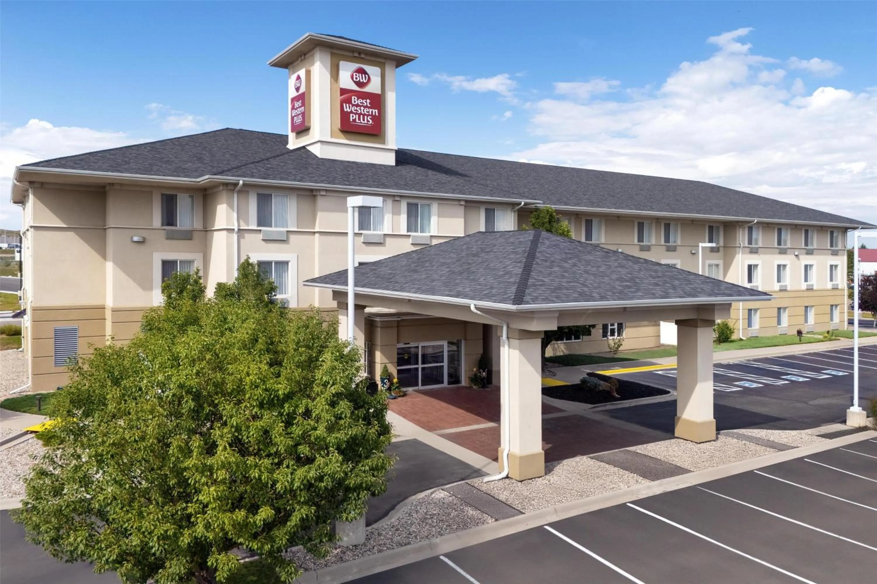 Property building in Best Western Plus Frontier Inn