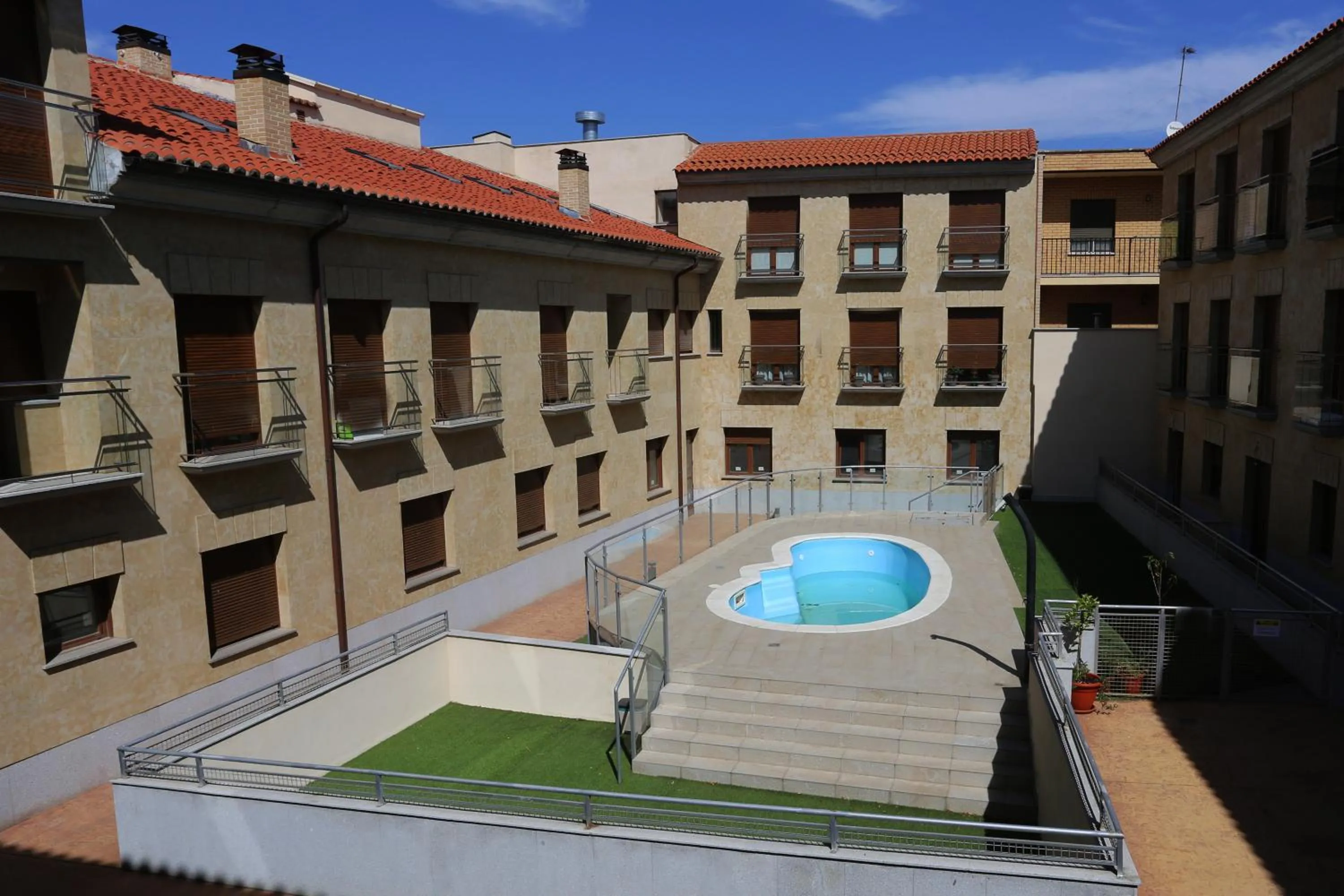 Property building in Apartamento Puente Romano Portal 4 1-B