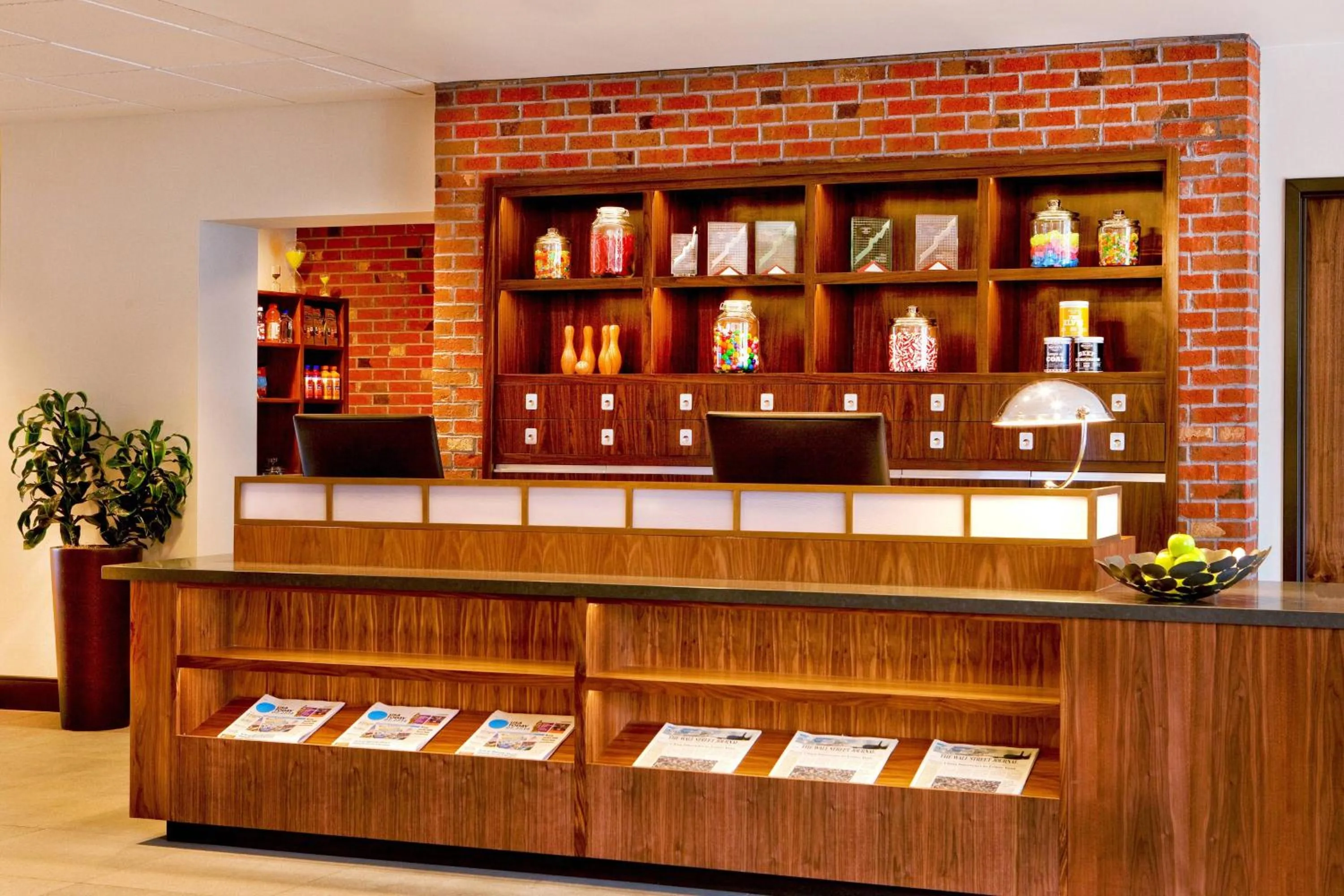 Lobby or reception in Four Points by Sheraton - San Francisco Bay Bridge