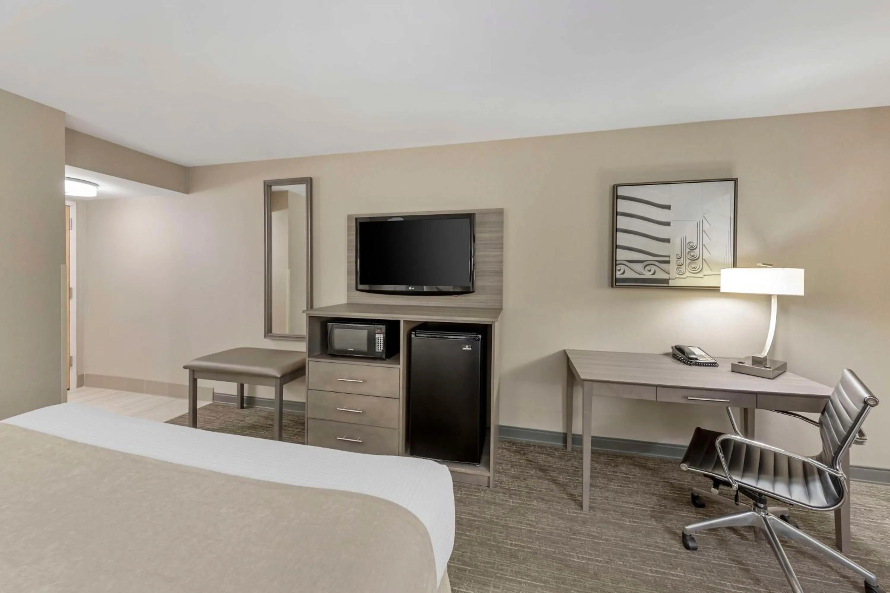 Bedroom, Bed in Best Western Plus Executive Inn