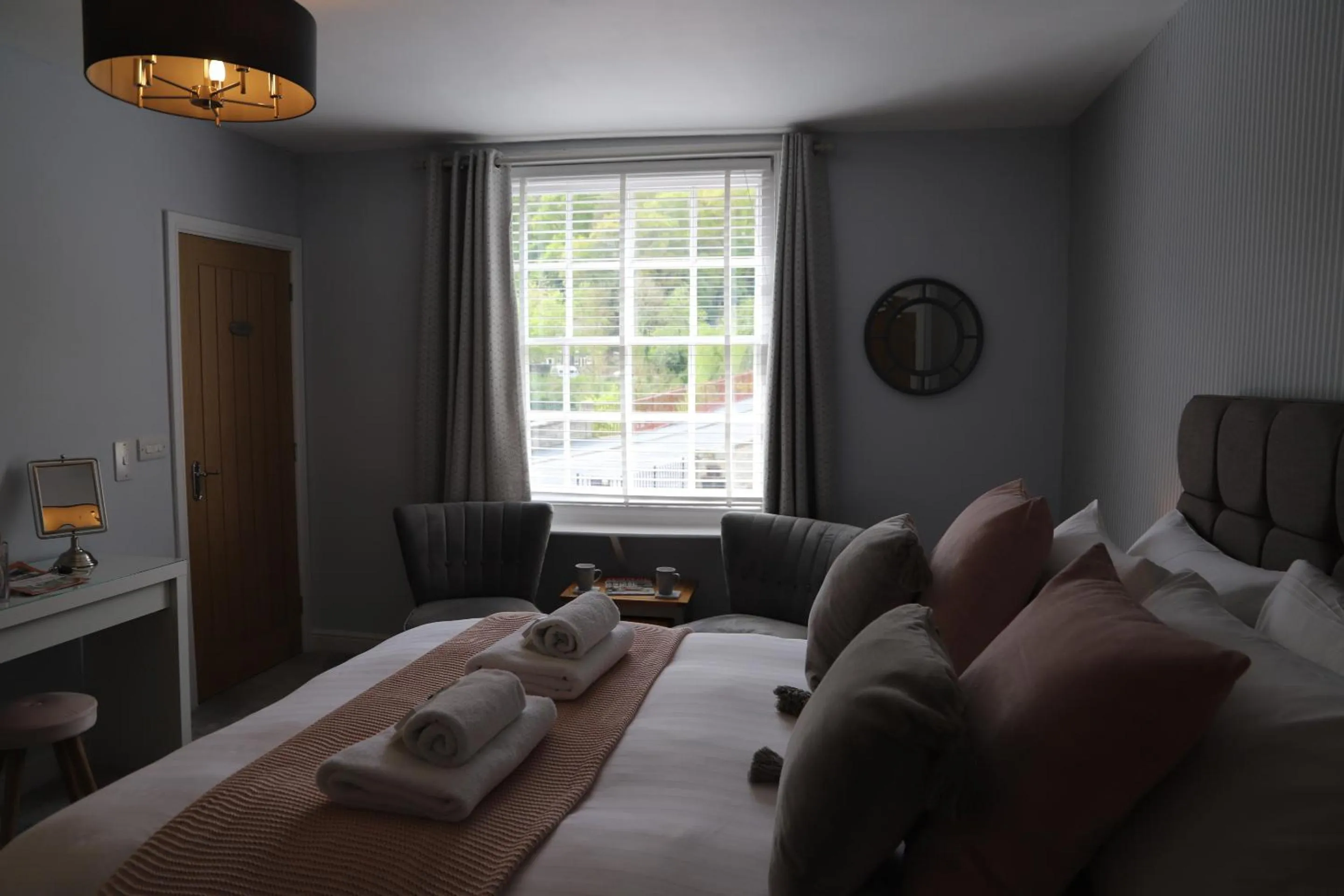 Bedroom, Bed in Bridgeside Rooms