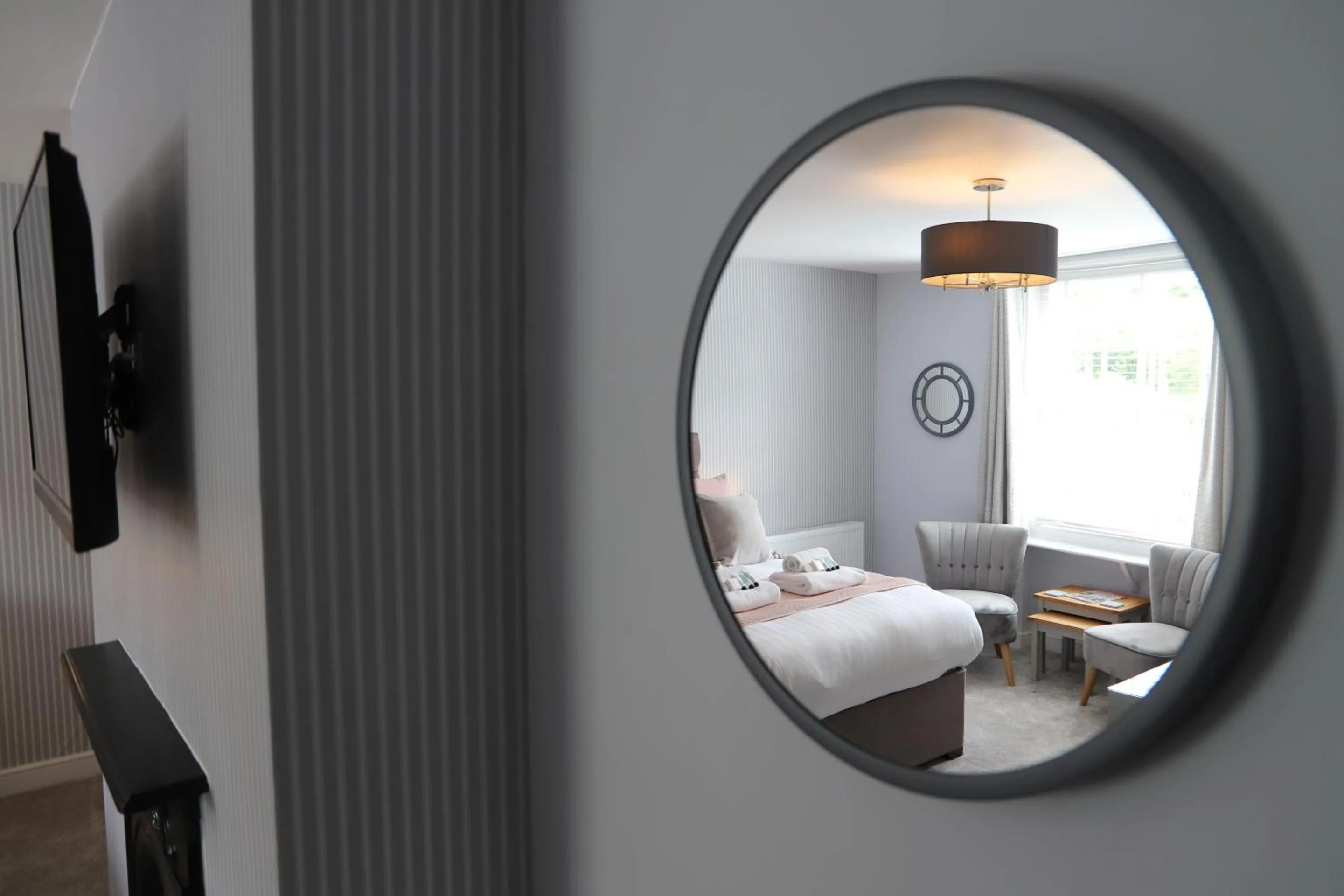 Bedroom, Bed in Bridgeside Rooms