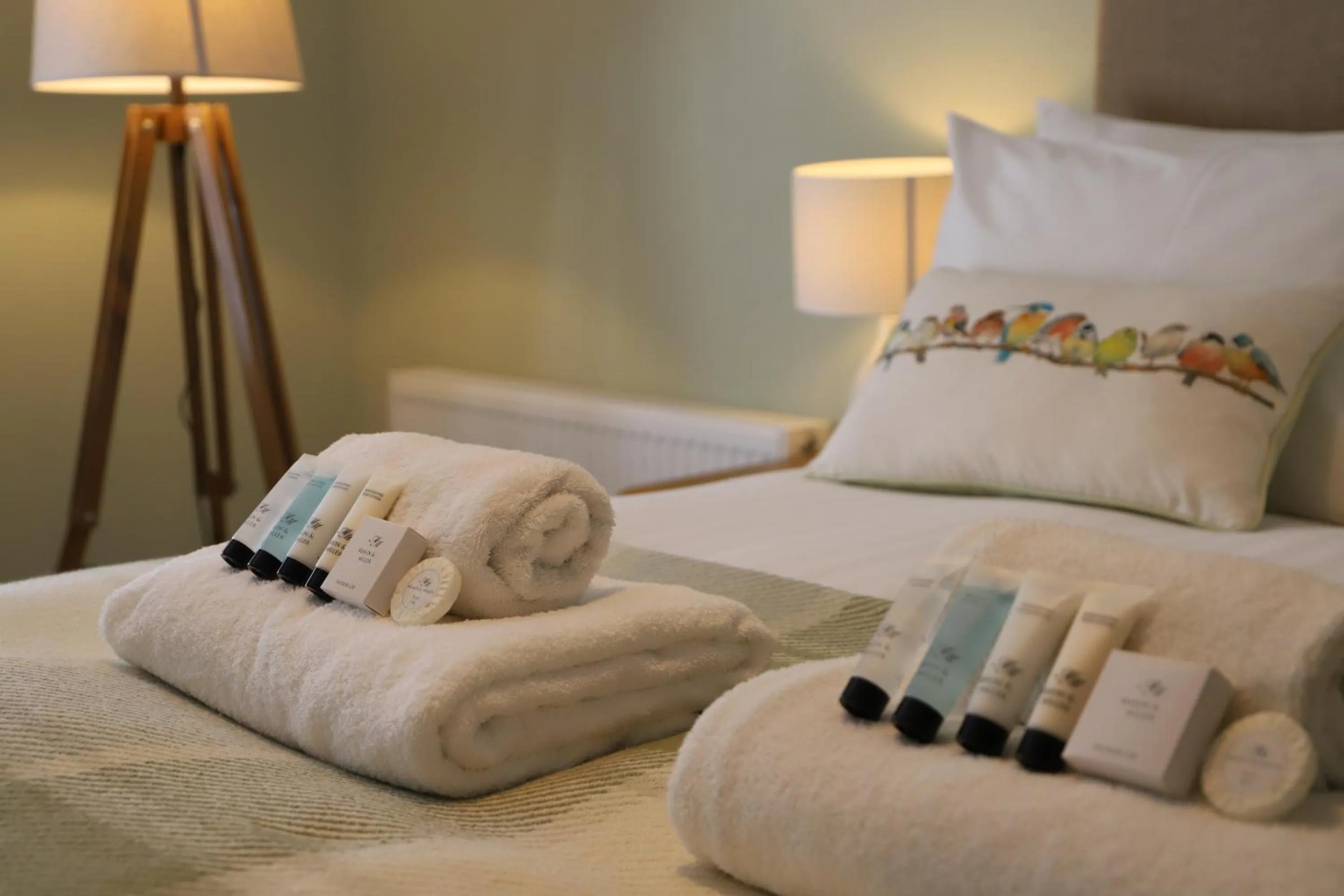 Bedroom, Bed in Bridgeside Rooms