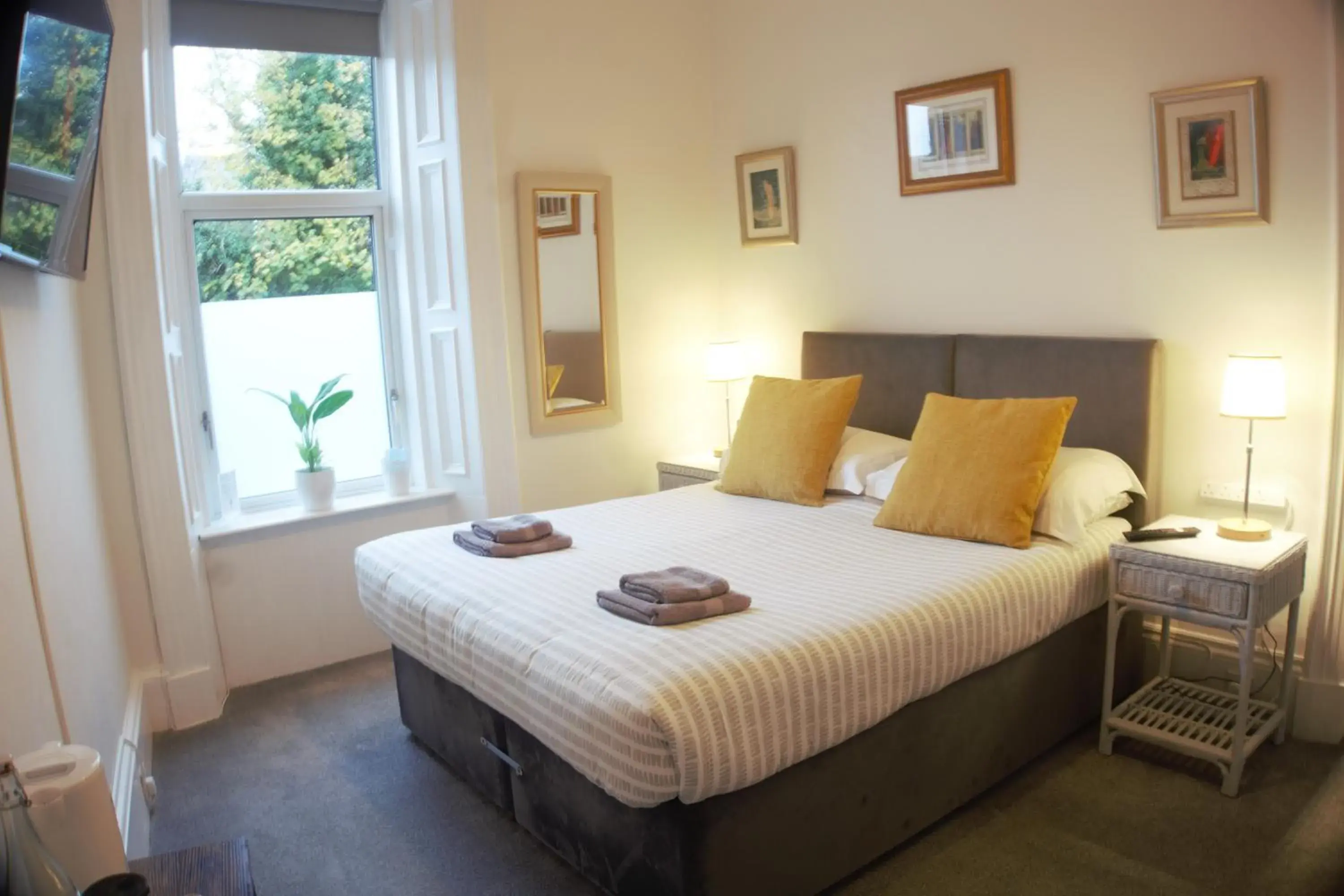 Superior Double or Twin Room - single occupancy in Barns Serviced Accommodation Superior Double or Twin Room - single occupancy in Barns Serviced Accommodation