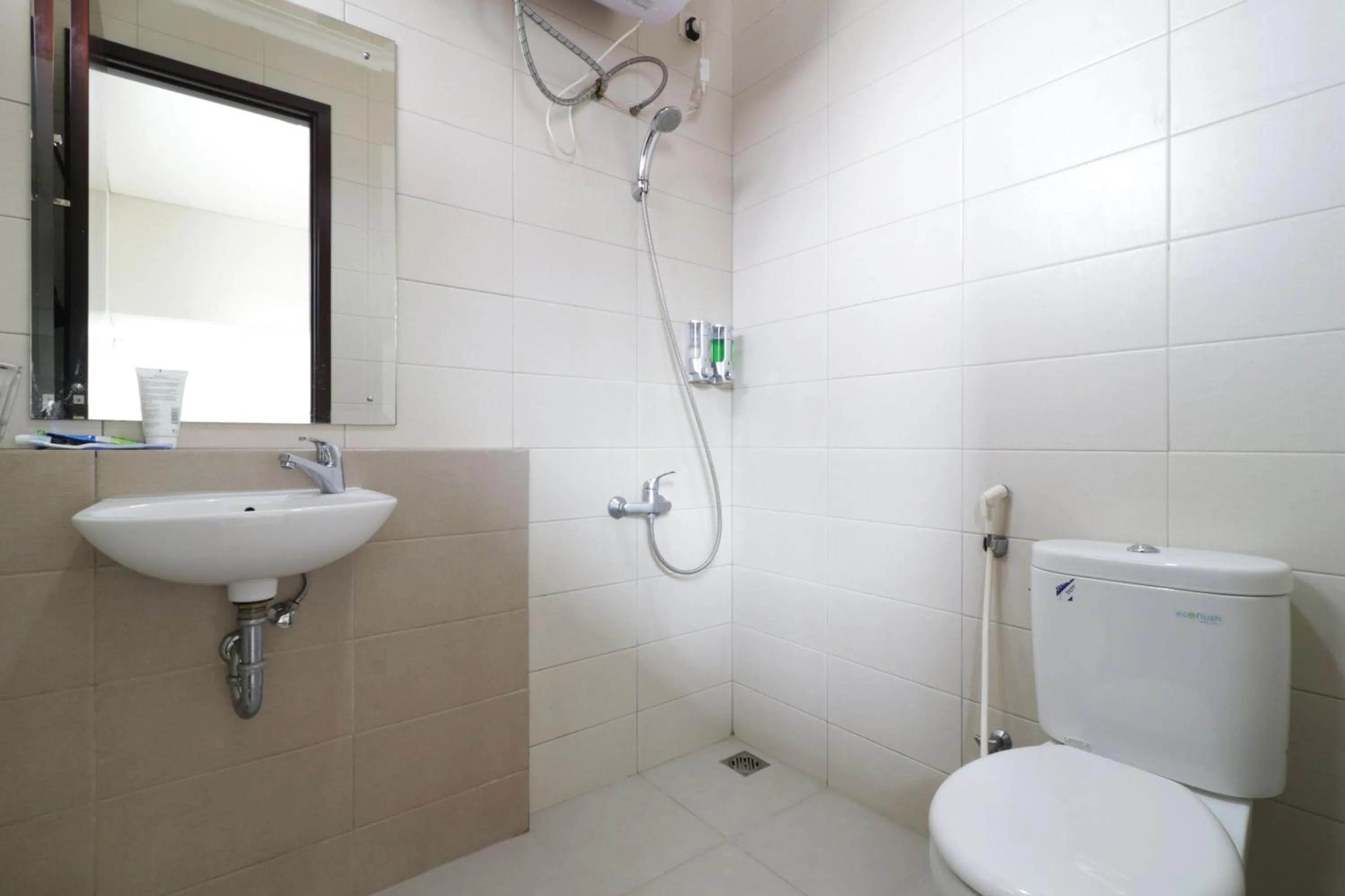 Bathroom in Oliver's Guest House