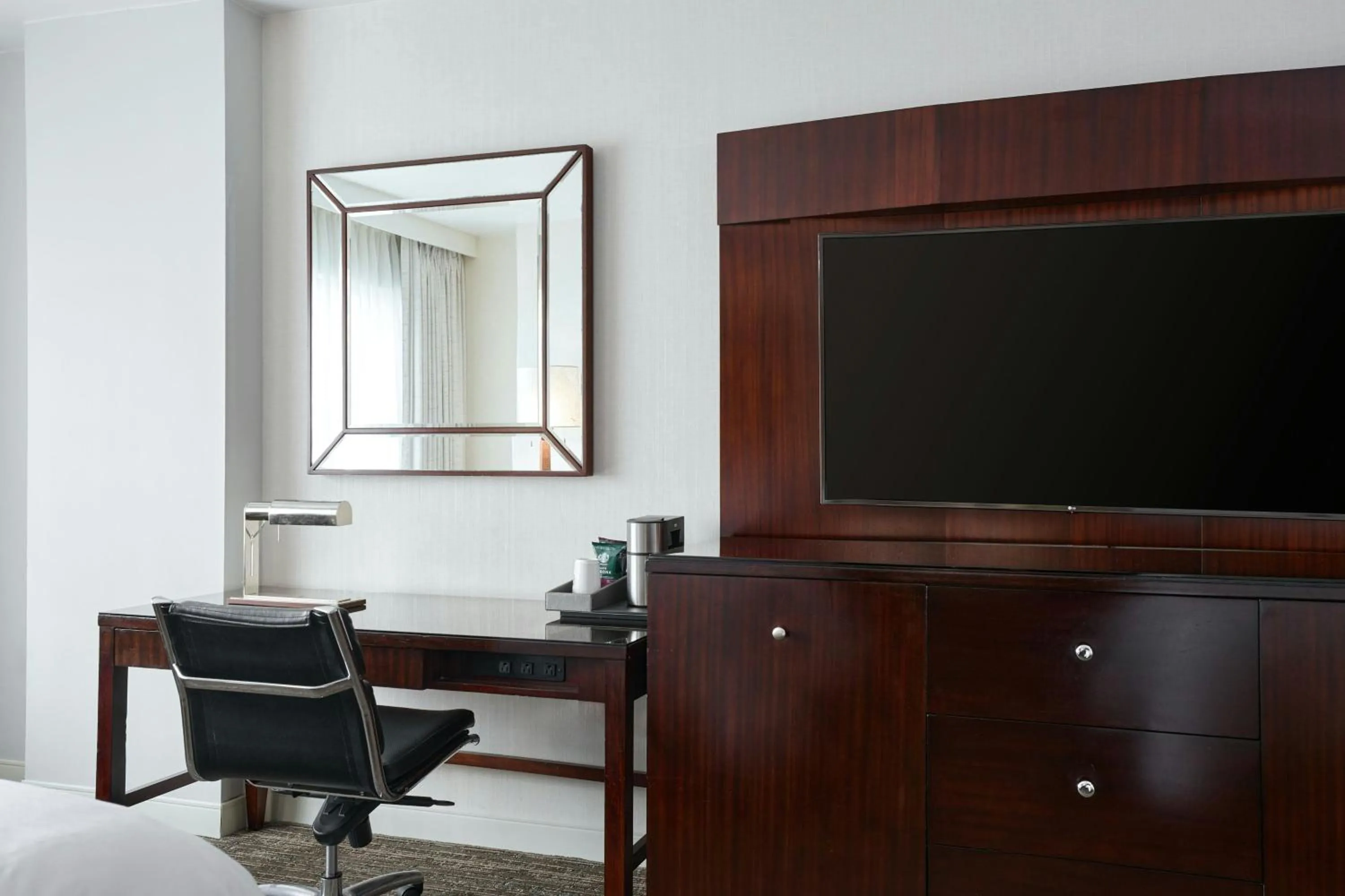 Photo of the whole room in The Westin Washington National Harbor