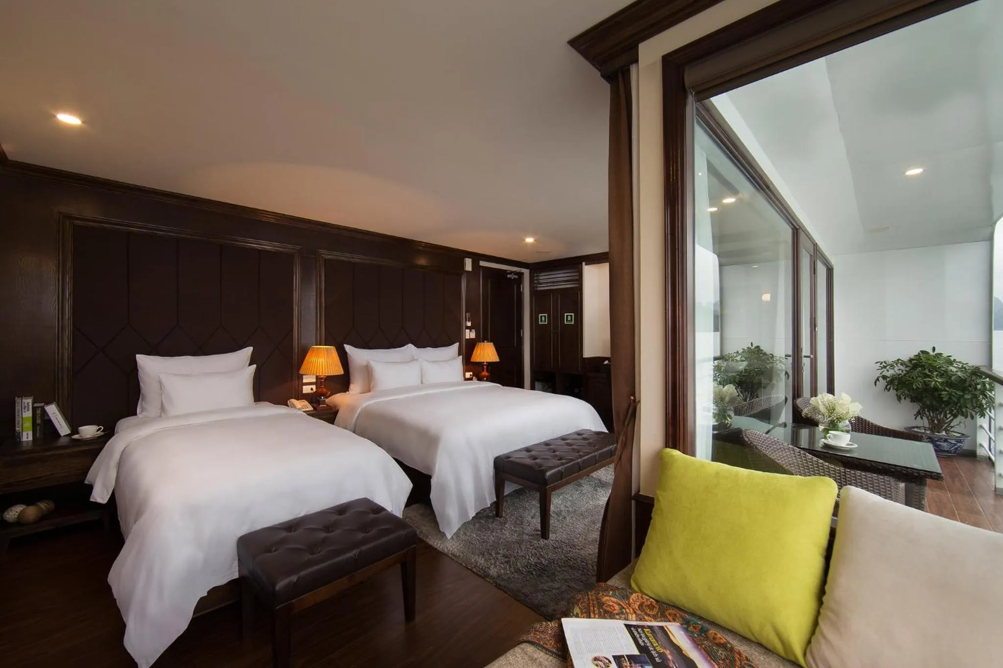 Bed in Mon Cheri Cruises