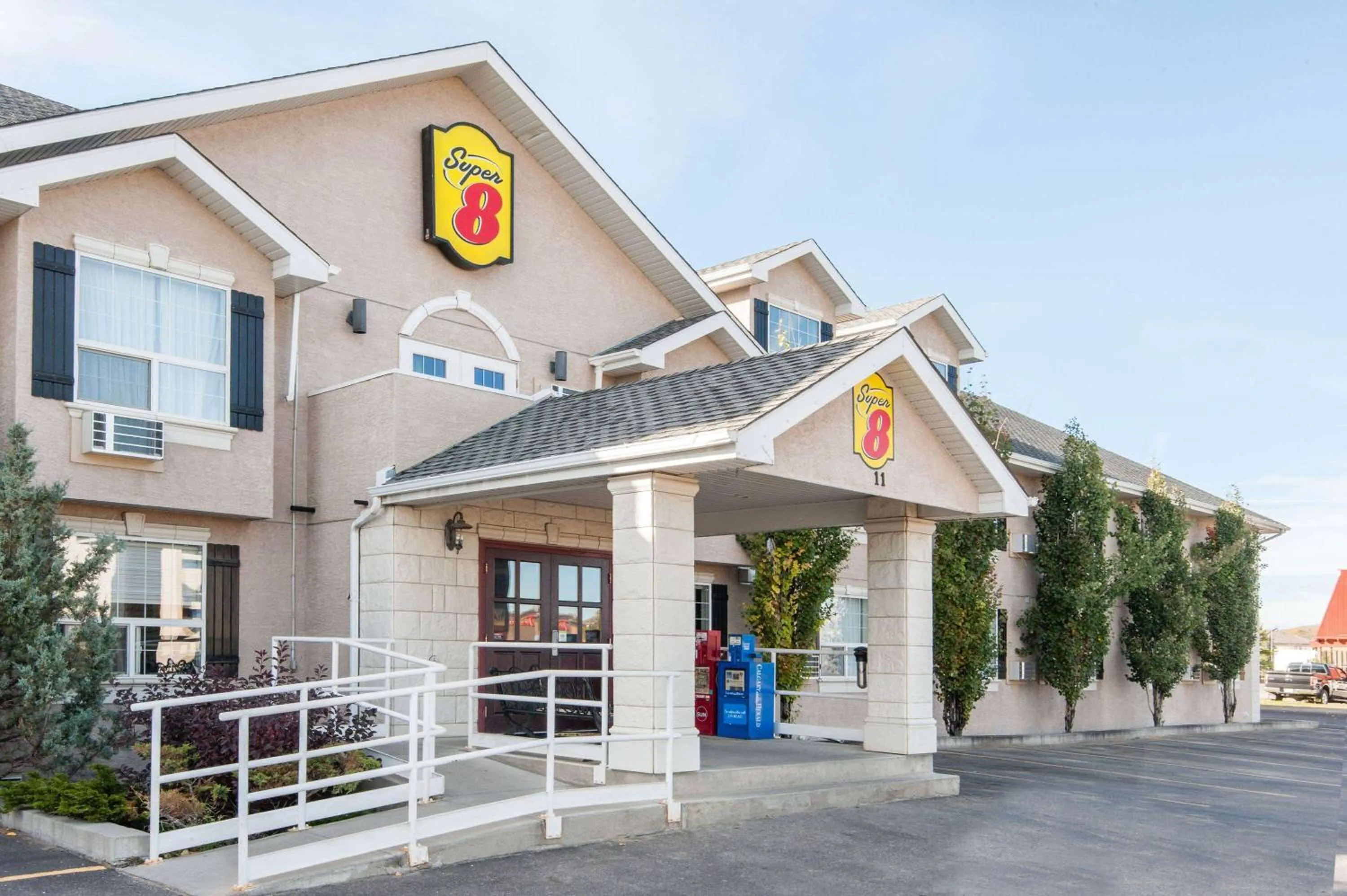 Property building in Super 8 by Wyndham Cochrane