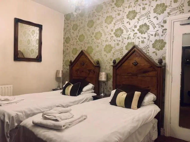 Bed in Ye Olde Nags Head