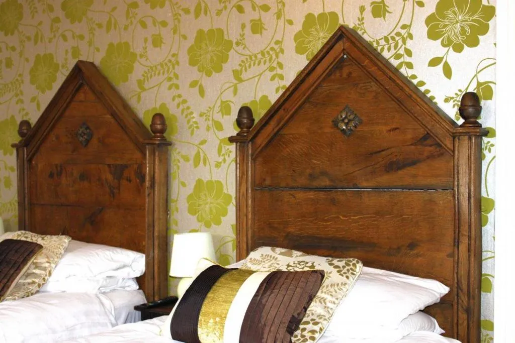 Bed in Ye Olde Nags Head