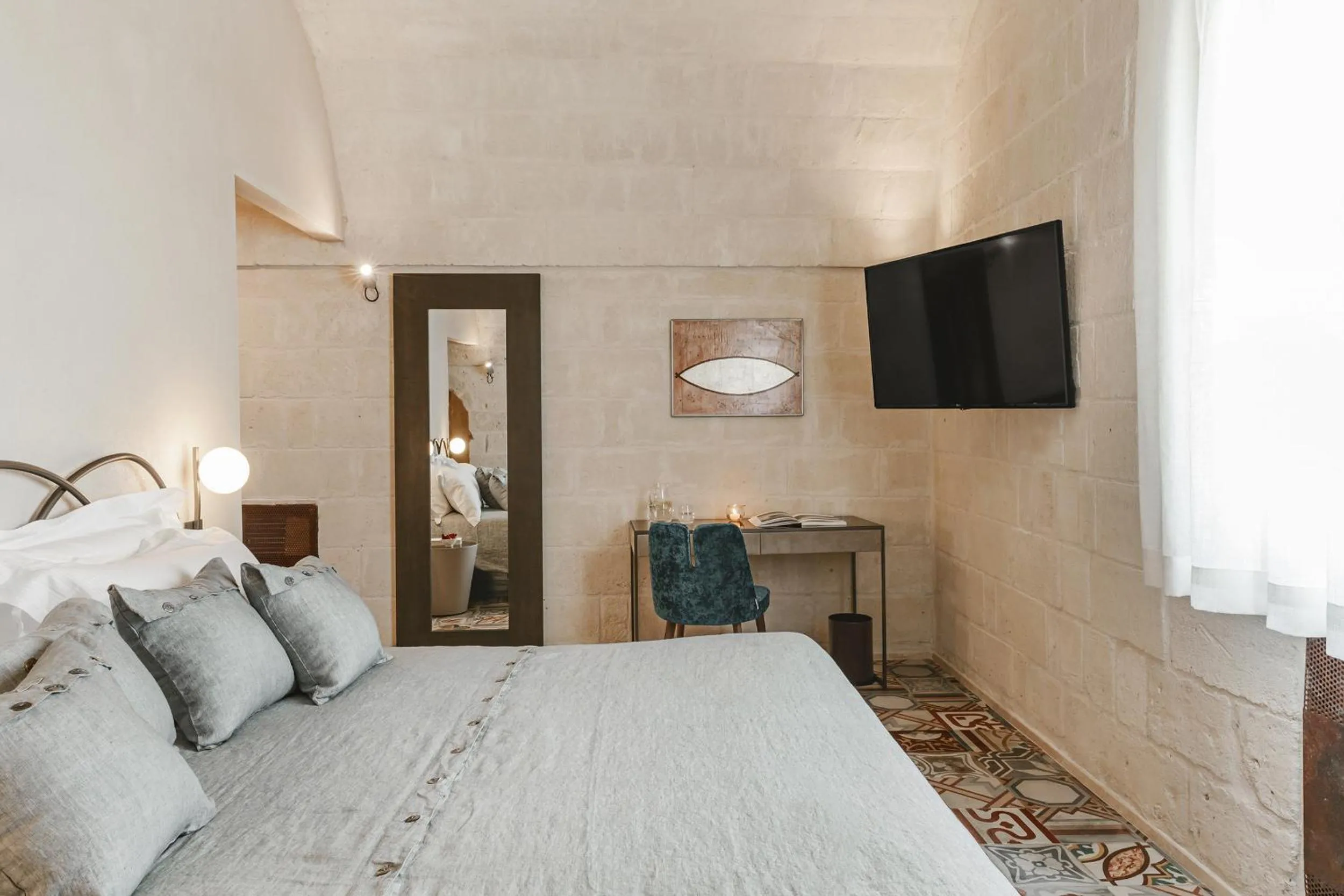 TV and multimedia, Bed in Cenobio Hotel & SPA Matera