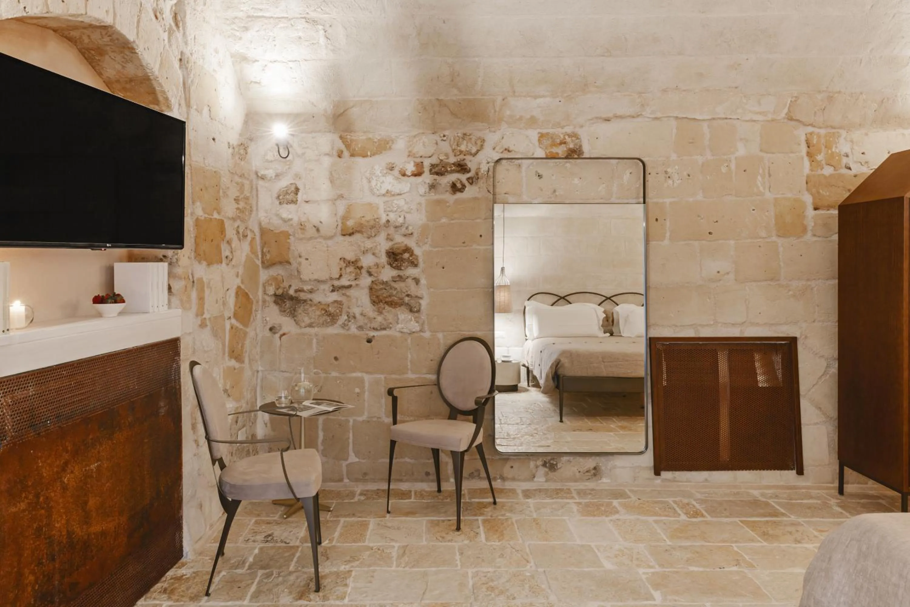 TV and multimedia, Bed in Cenobio Hotel & SPA Matera