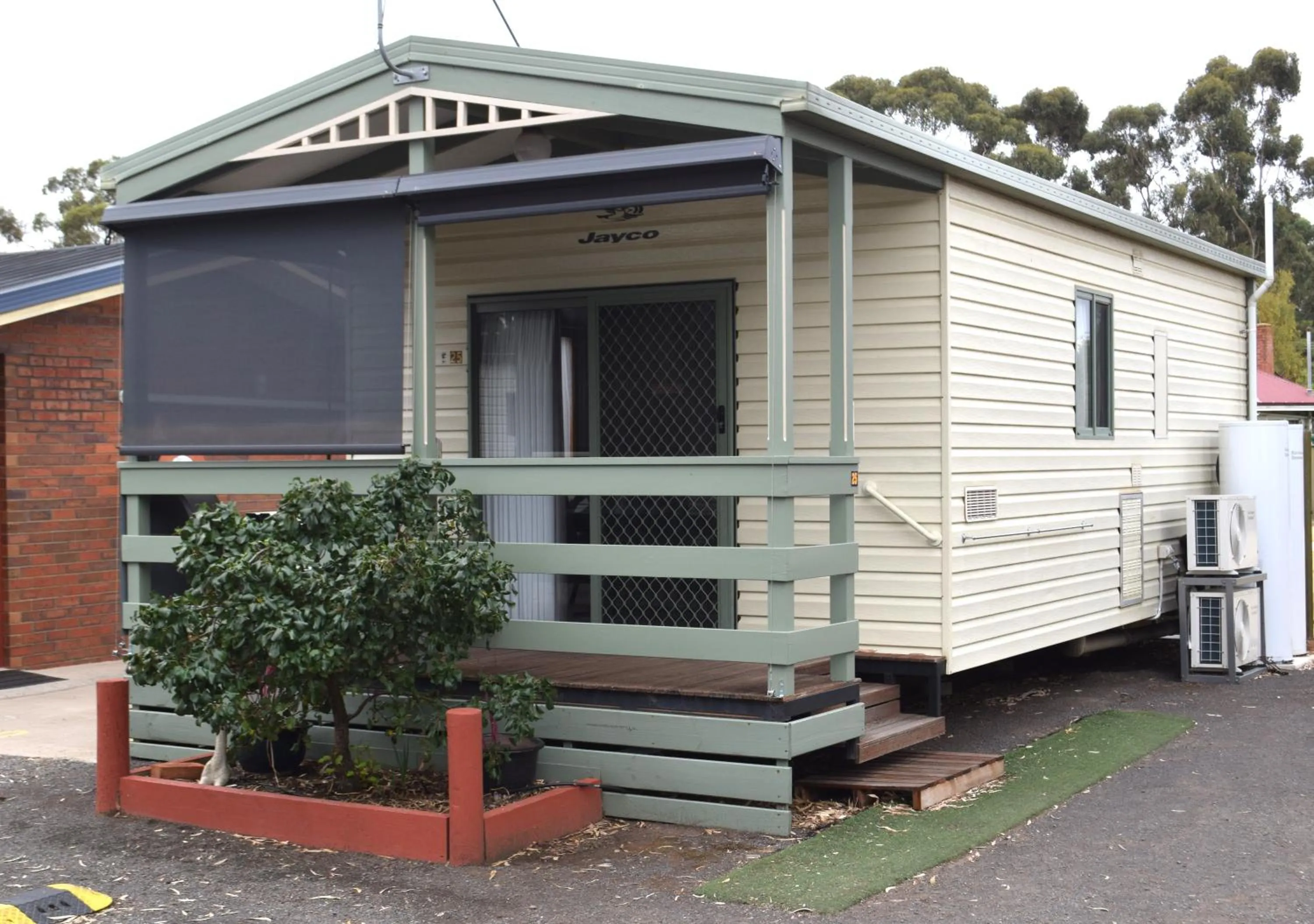 Property building in Golden Country Motel and Caravan Park