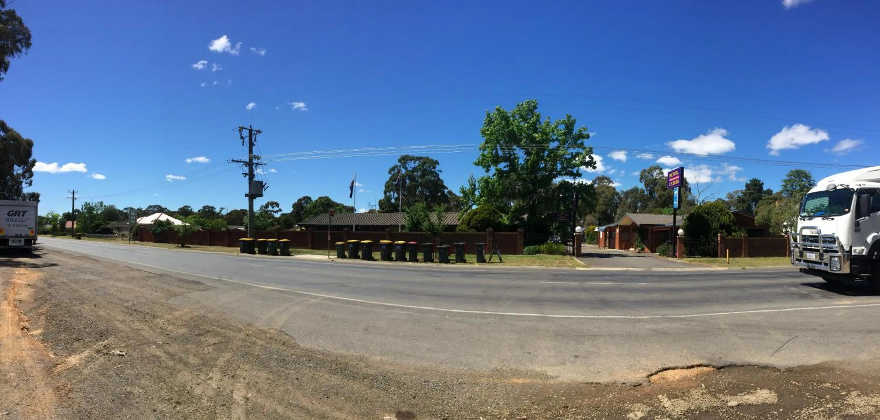 Street view in Golden Country Motel and Caravan Park
