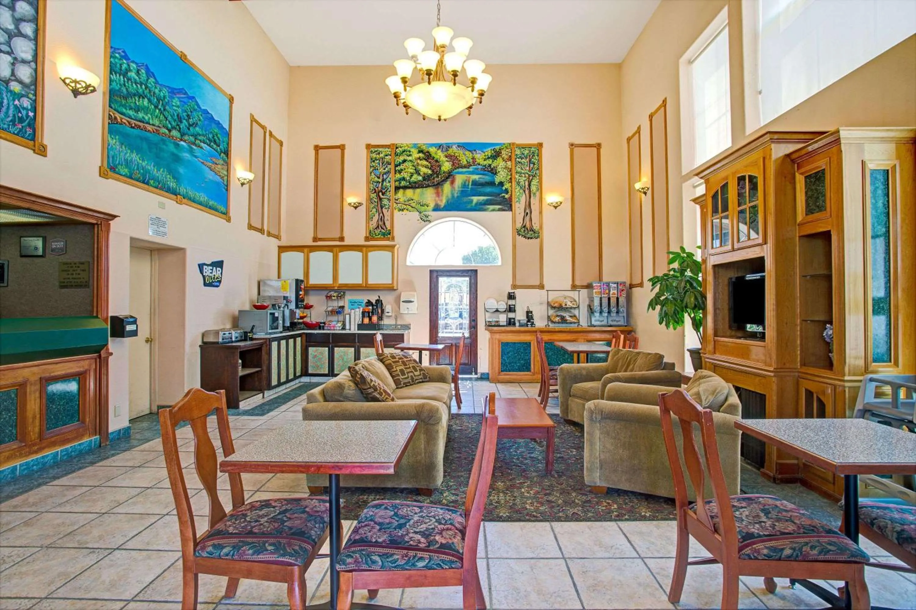 Restaurant/places to eat in Travelodge by Wyndham Bishop