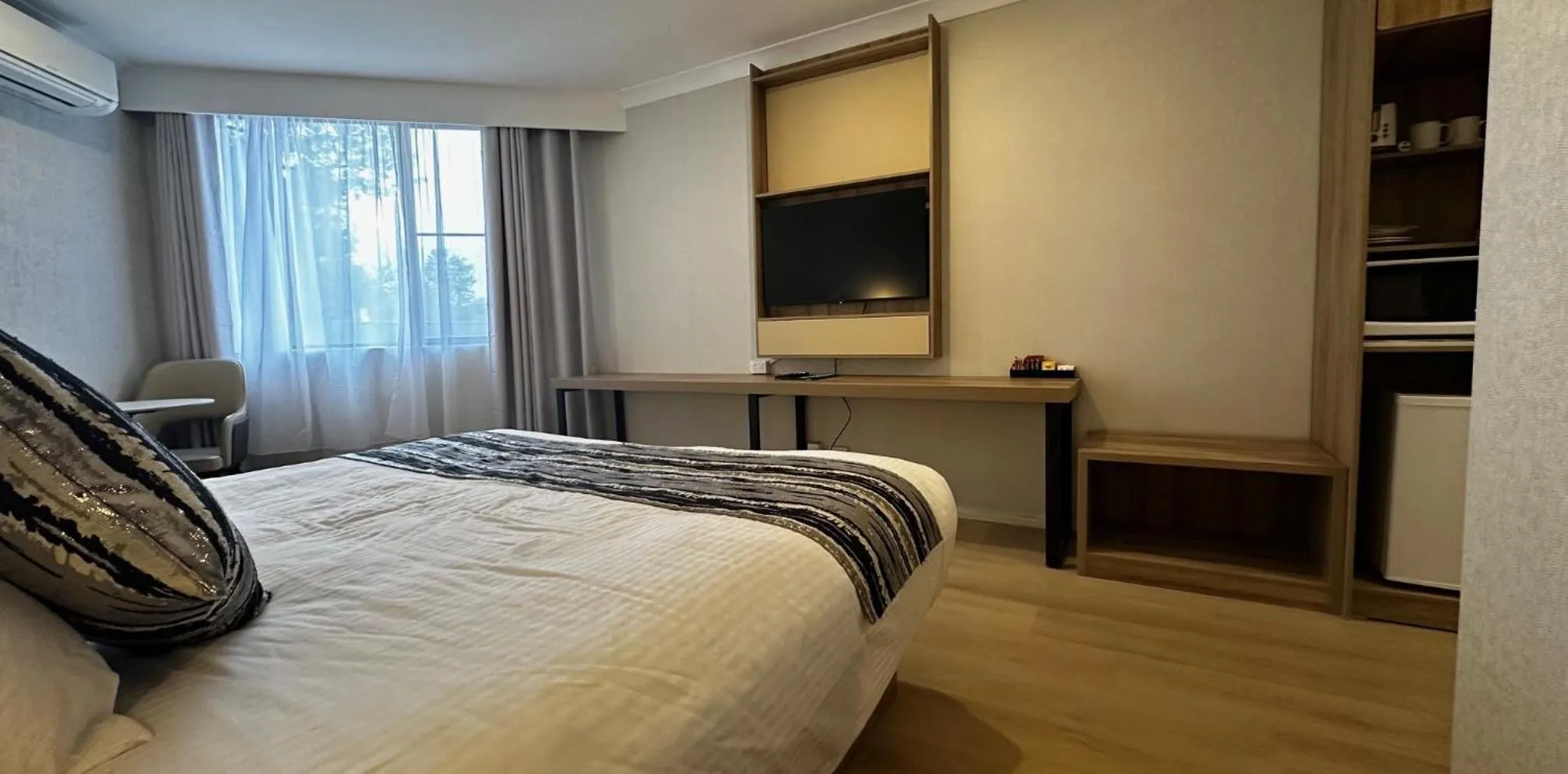 TV and multimedia, Bed in Charbonnier Motor Inn