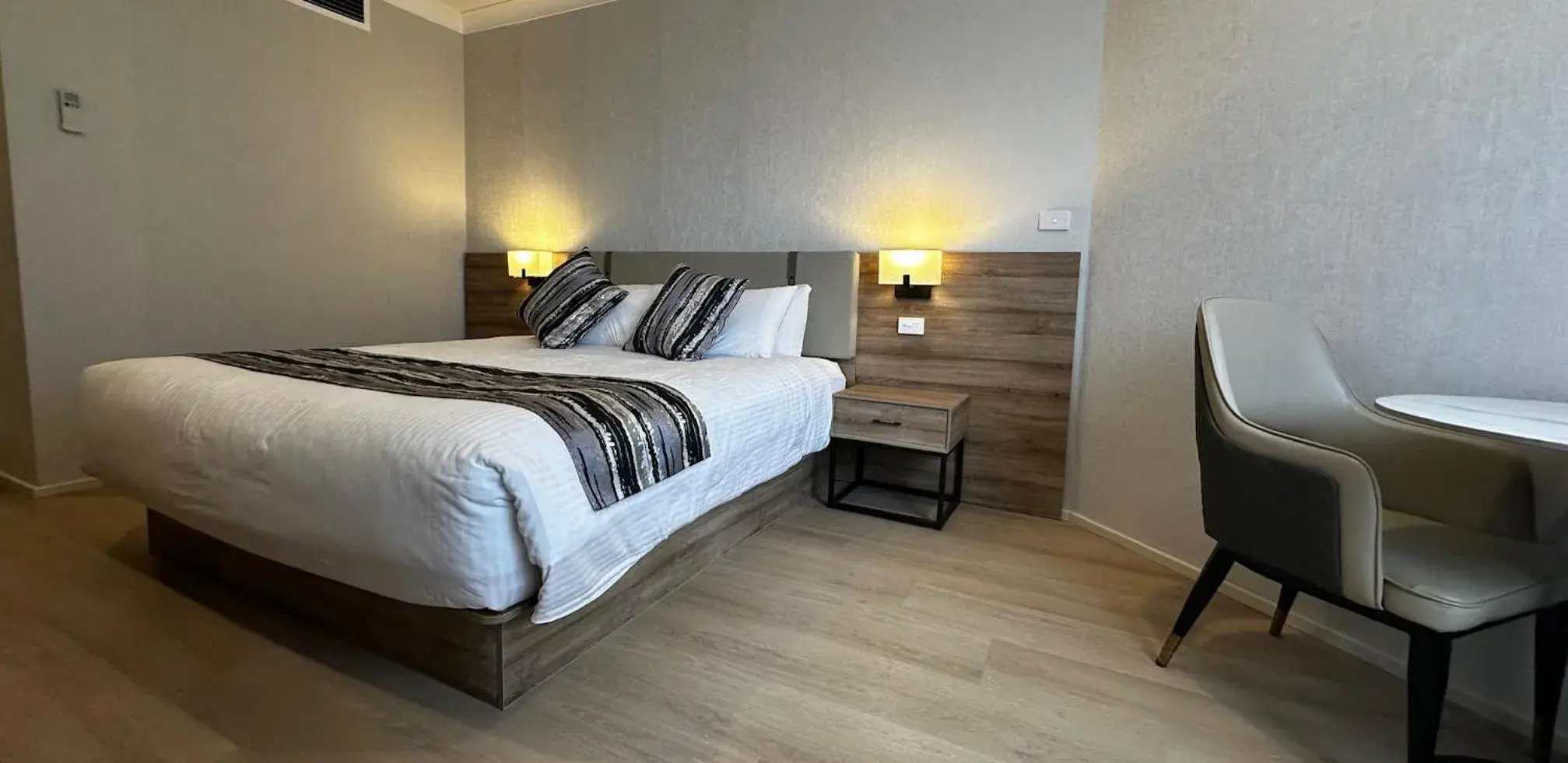 King Room in Charbonnier Motor Inn King Room in Charbonnier Motor Inn