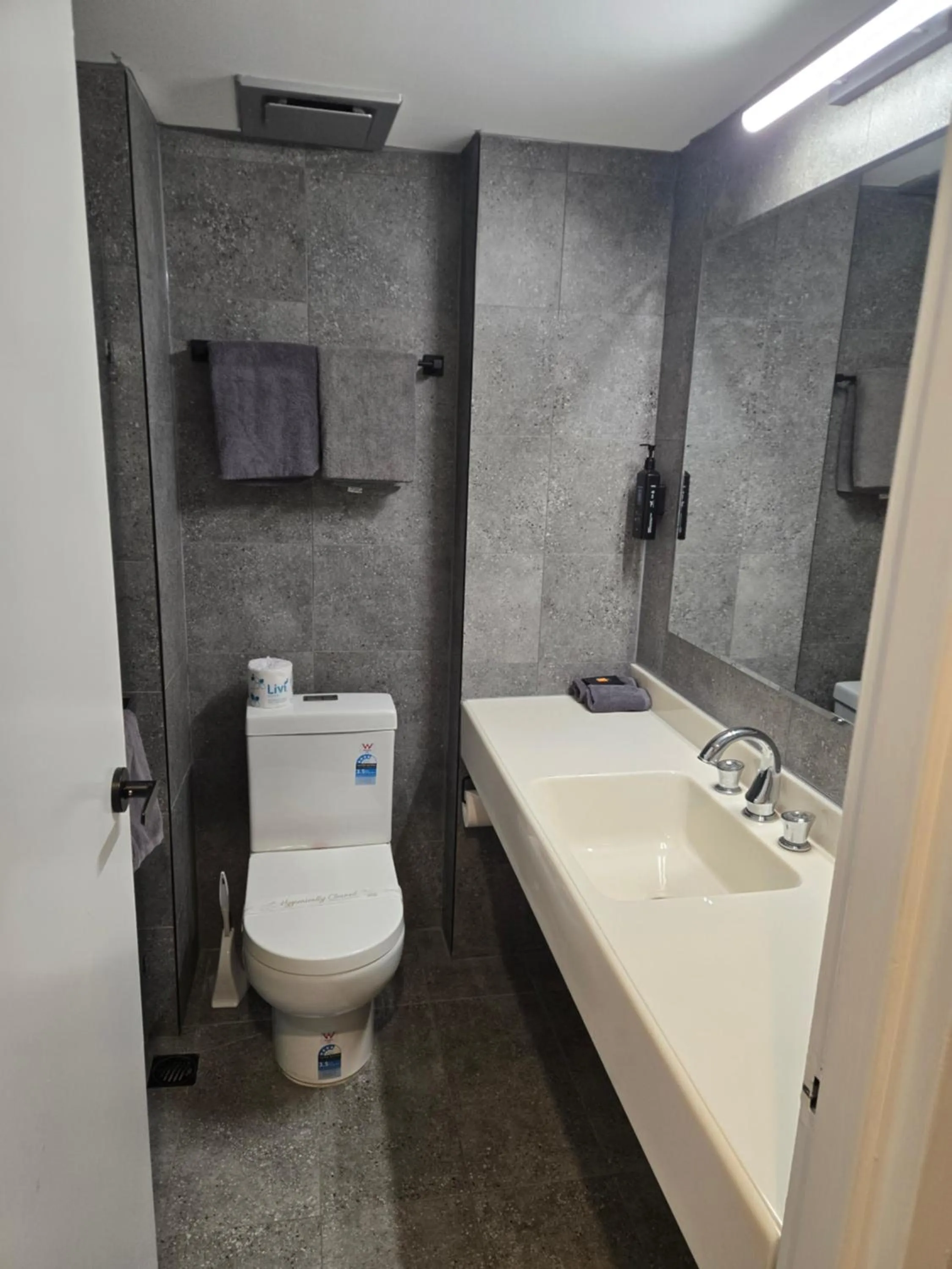 Charbonnier Motor Inn