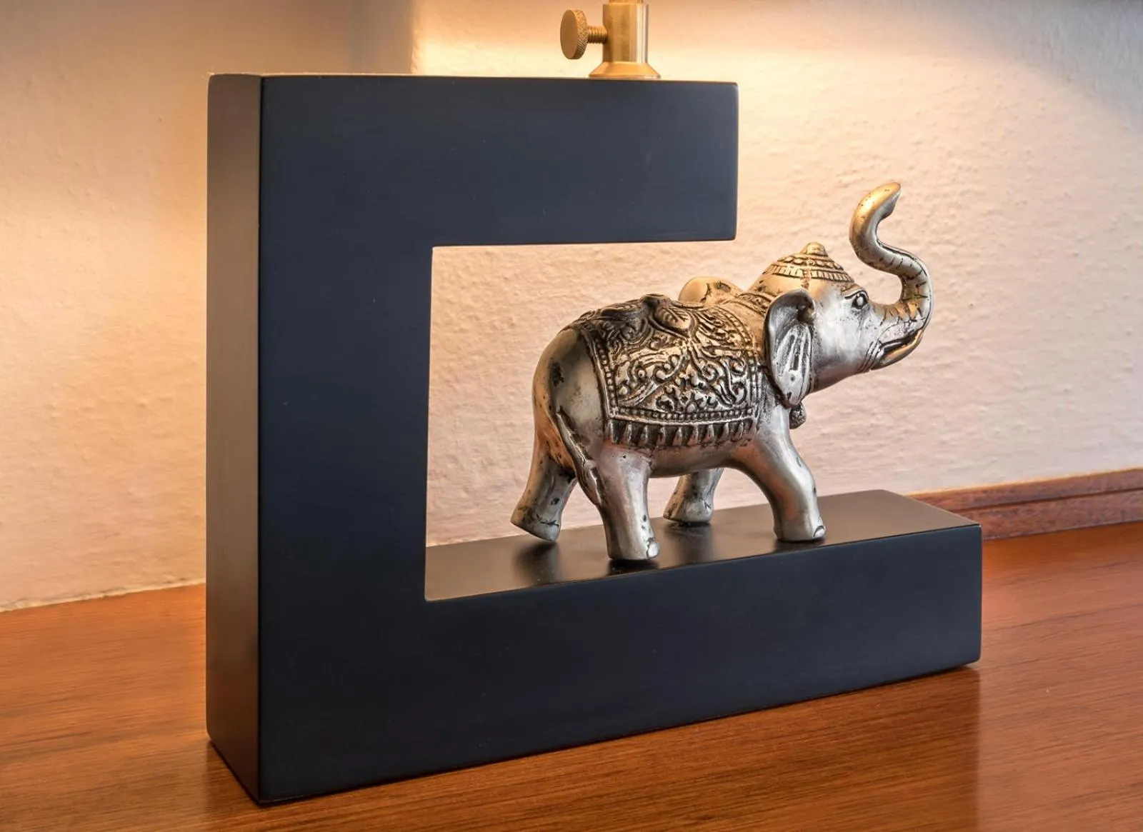 Decorative detail in Captains Retreat Apartments and Cottages