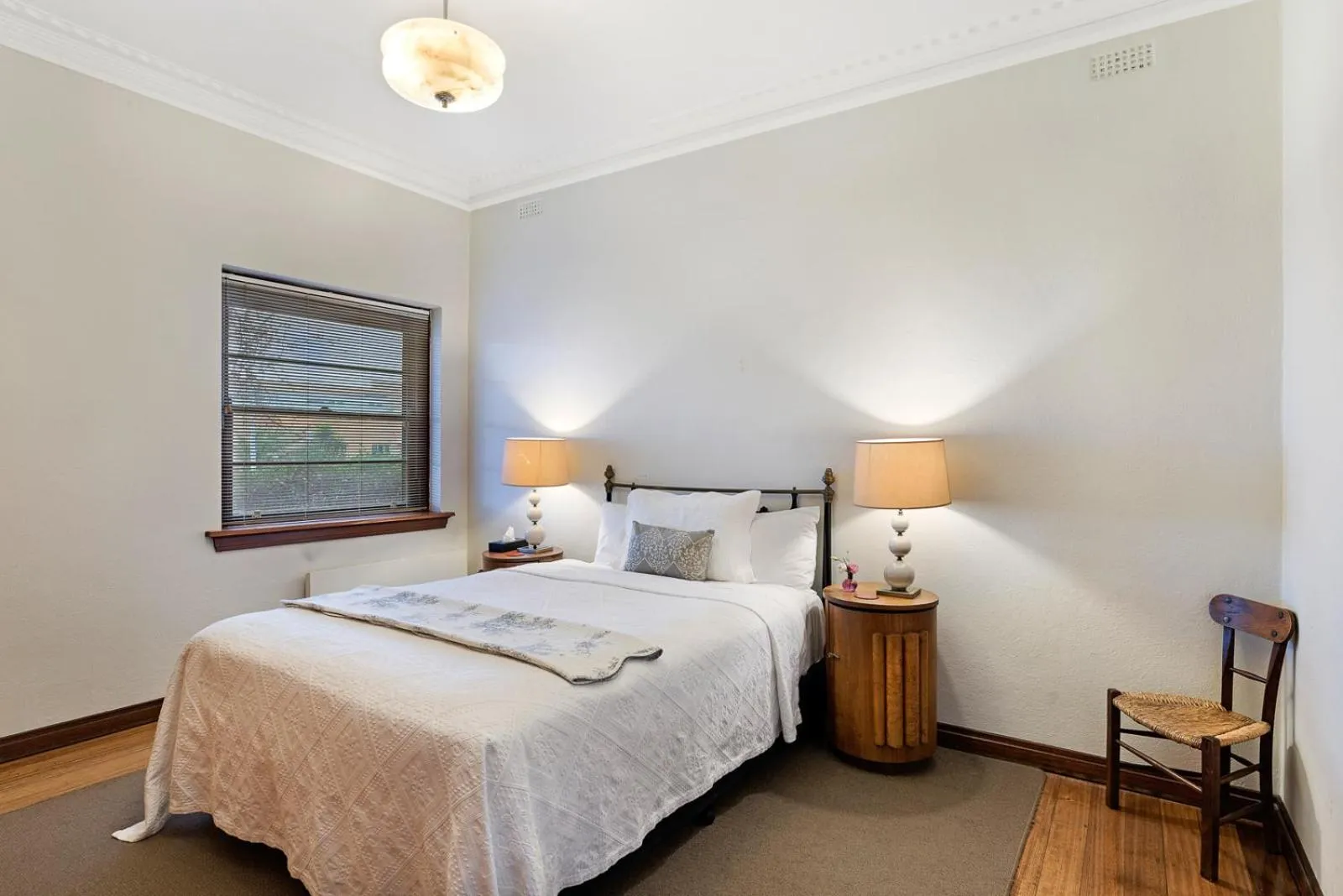 Bedroom, Bed in Captains Retreat Apartments and Cottages