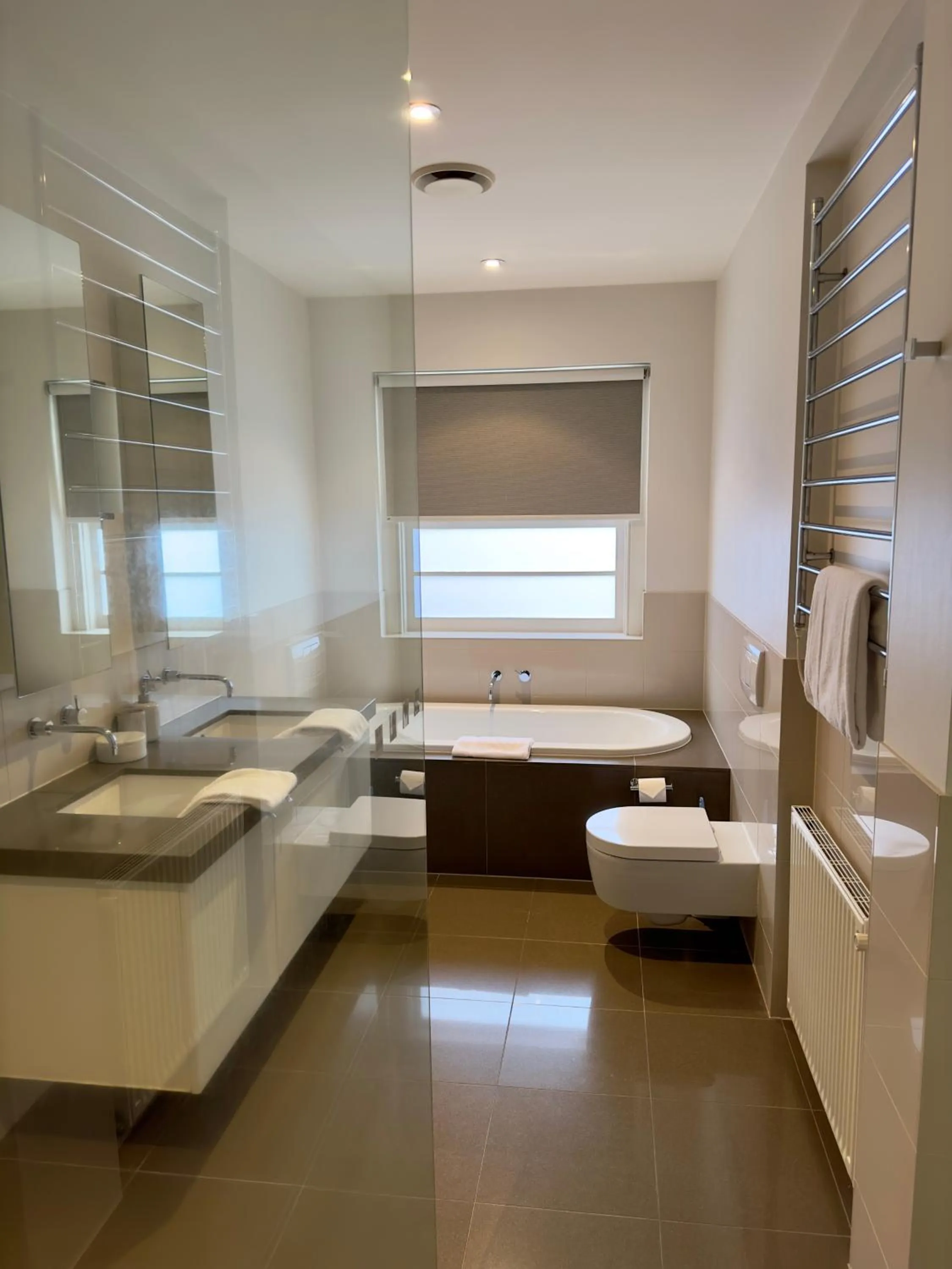 Bathroom in Captains Retreat Apartments and Cottages