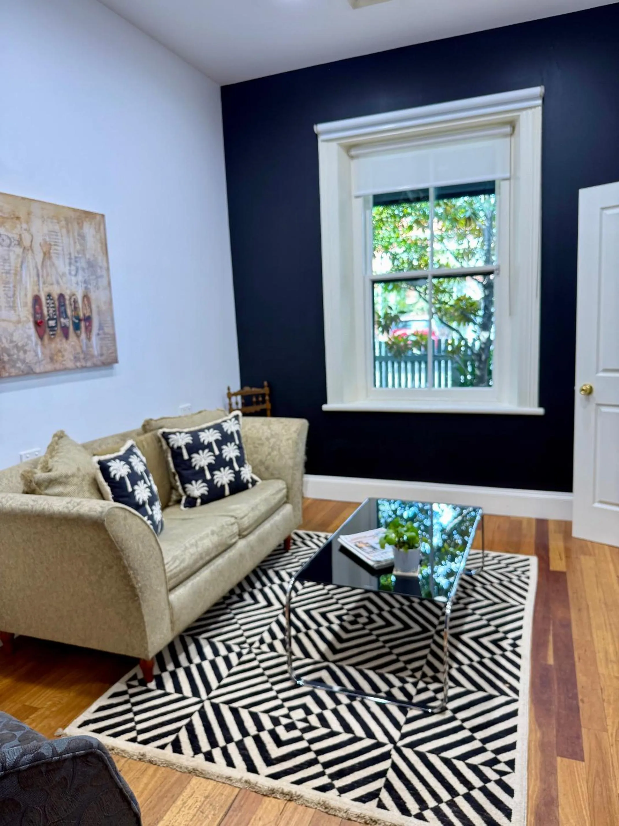 Living room in Captains Retreat Apartments and Cottages
