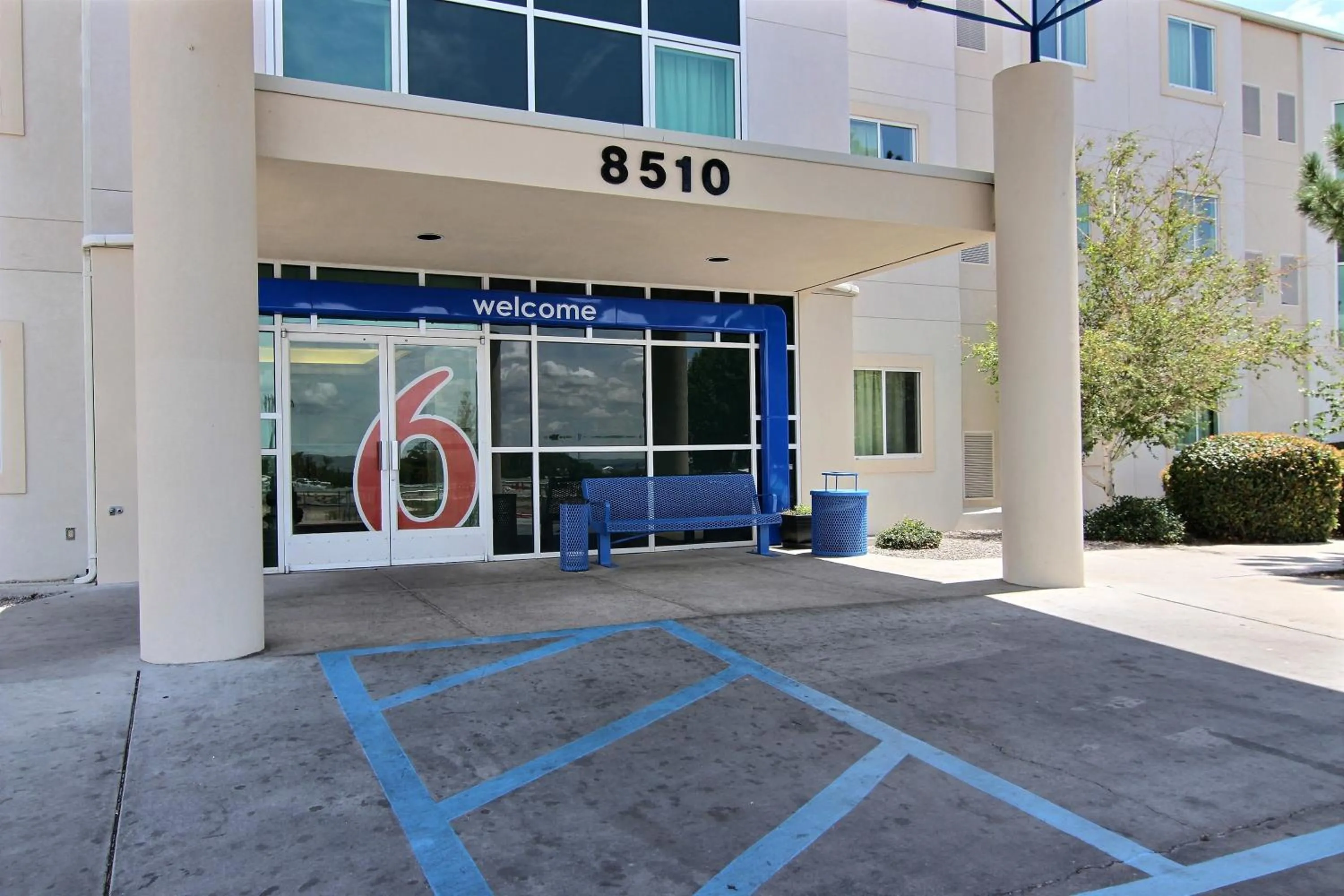 Property building in Motel 6-Albuquerque, NM - North