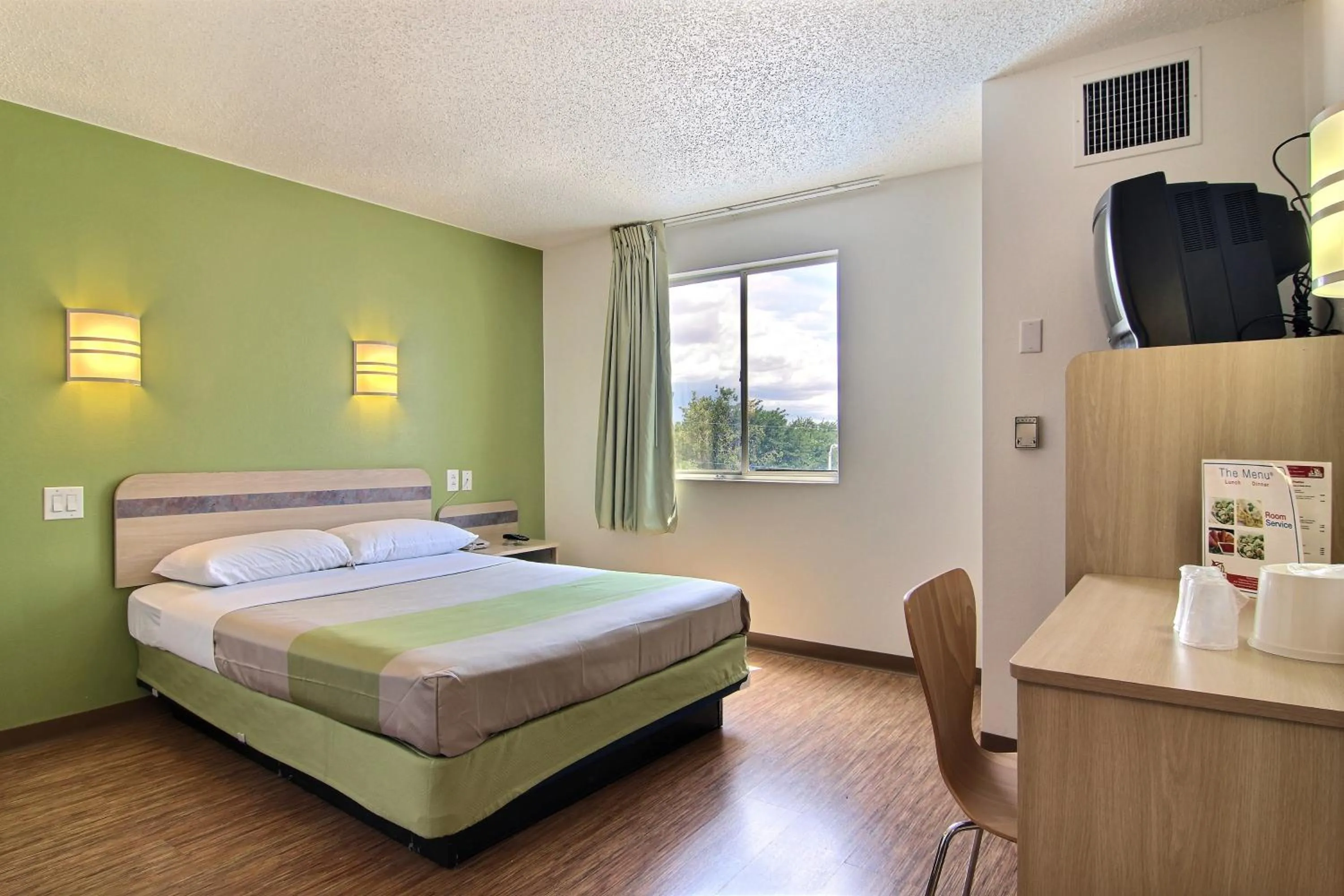 Bedroom, Bed in Motel 6-Albuquerque, NM - North