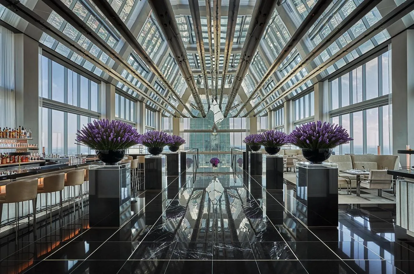 Lounge or bar in Four Seasons Hotel Philadelphia at Comcast Center