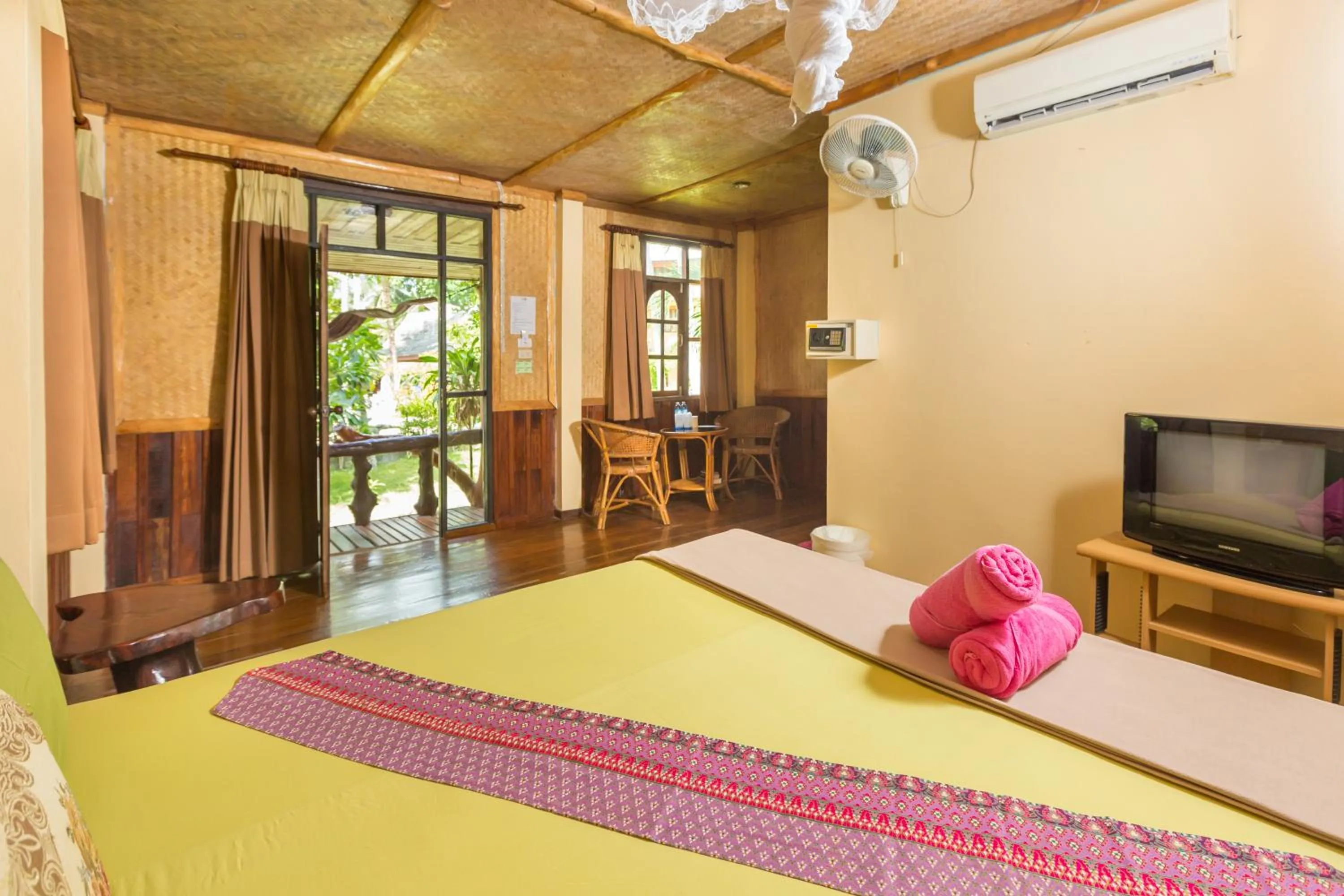 Decorative detail in Bottle Beach 1 Resort