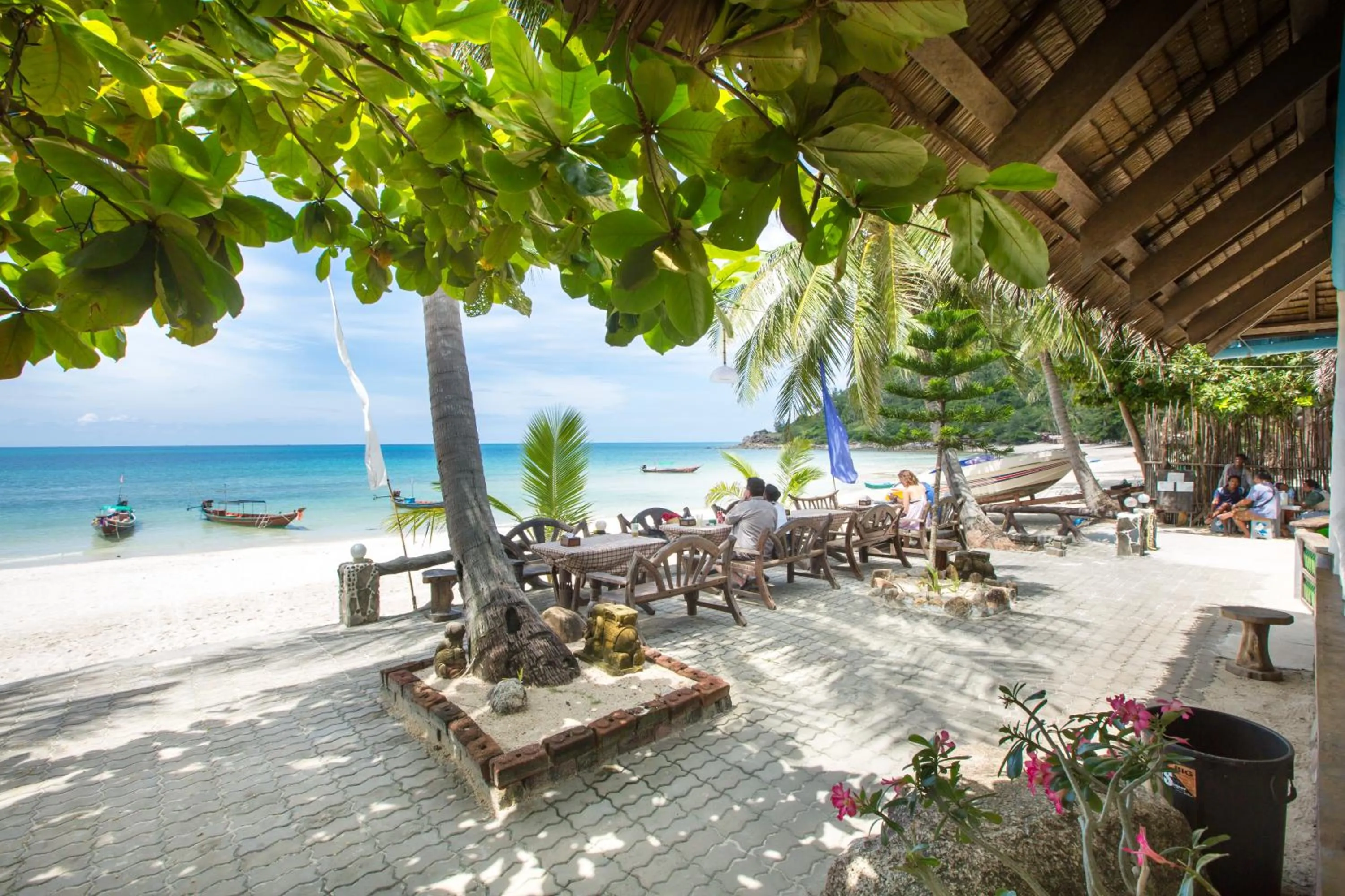 Restaurant/places to eat in Bottle Beach 1 Resort