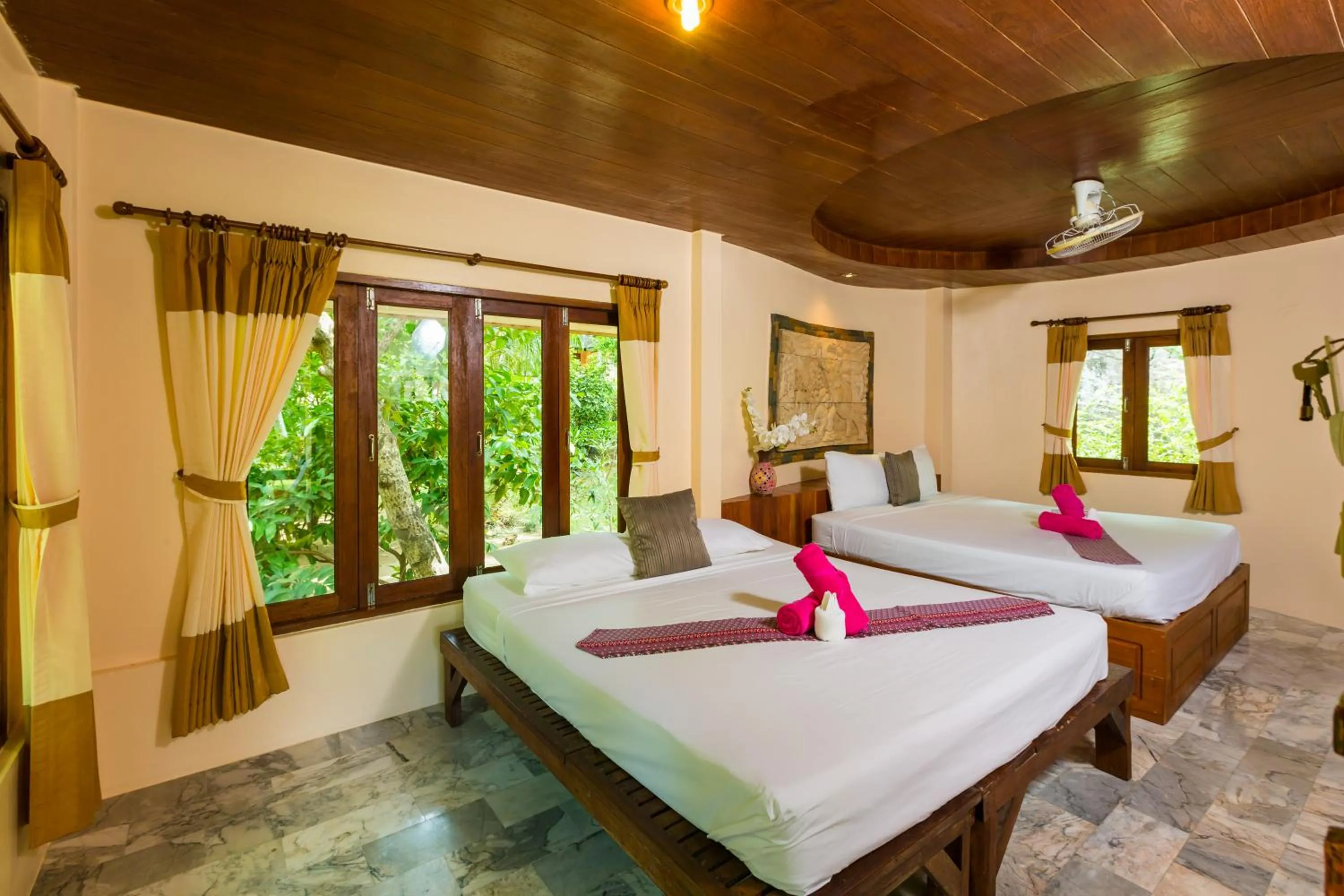 Bed in Bottle Beach 1 Resort