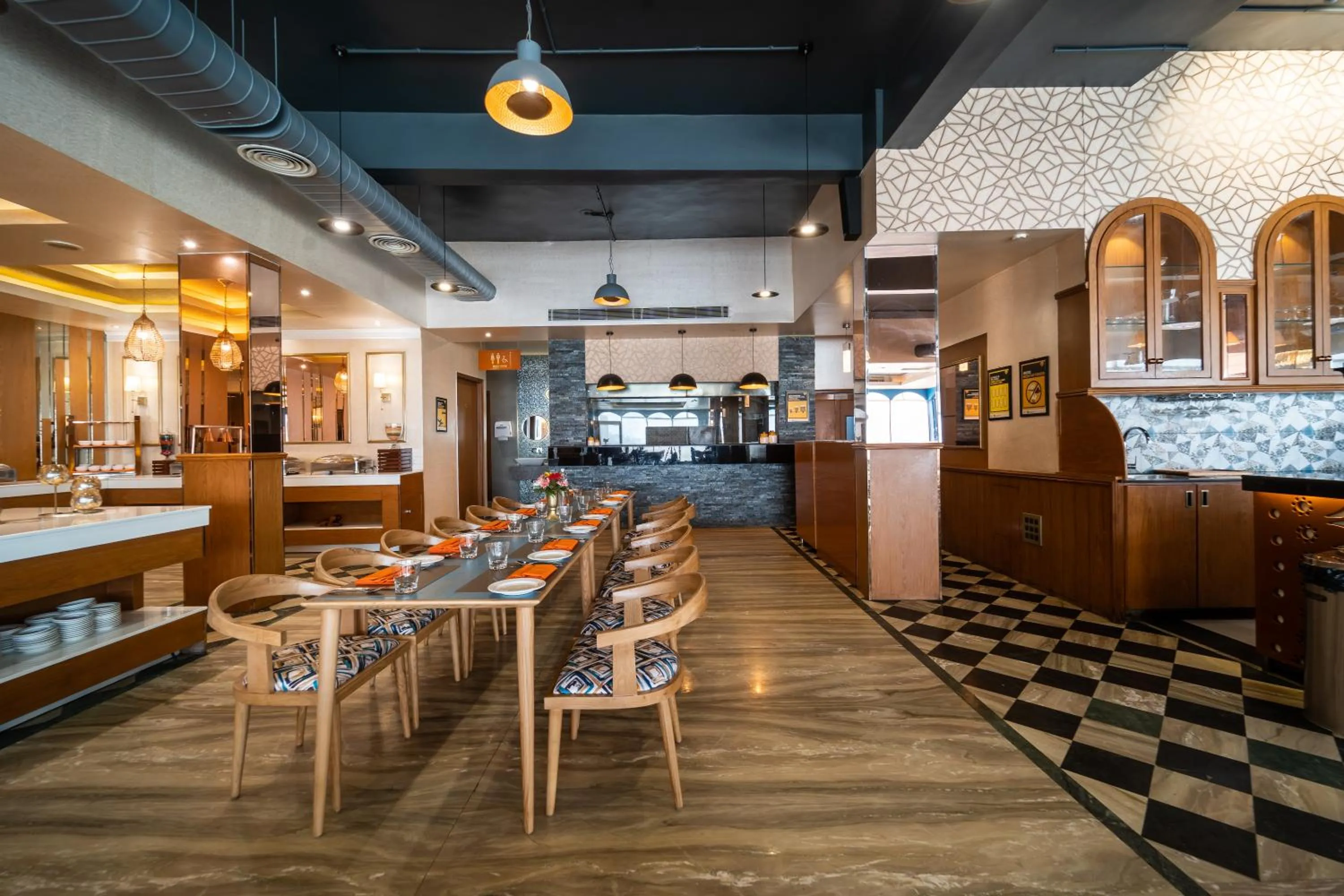 Restaurant/places to eat in Divine Resort & Spa