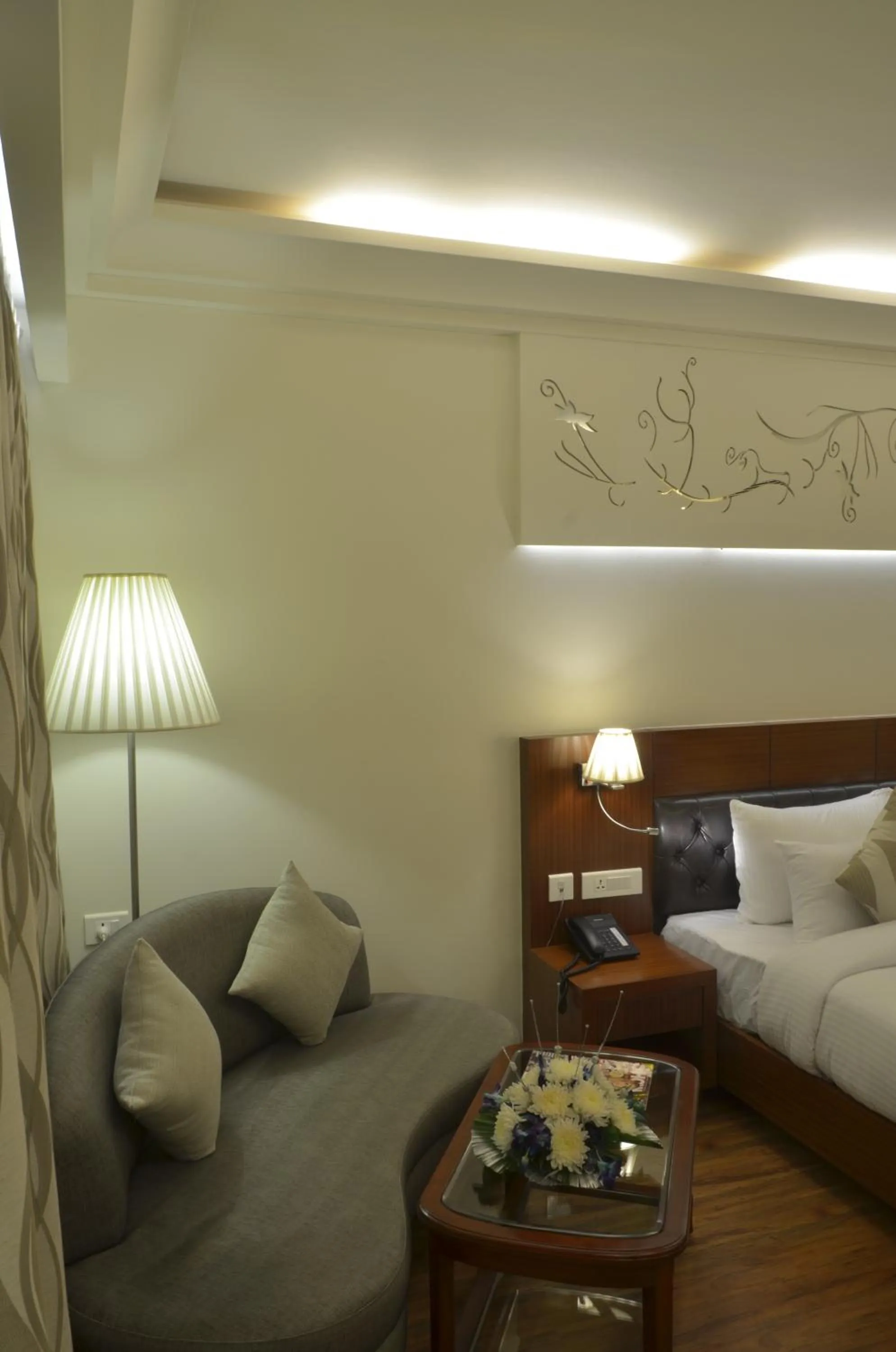 Dining area in Hotel Regent Grand