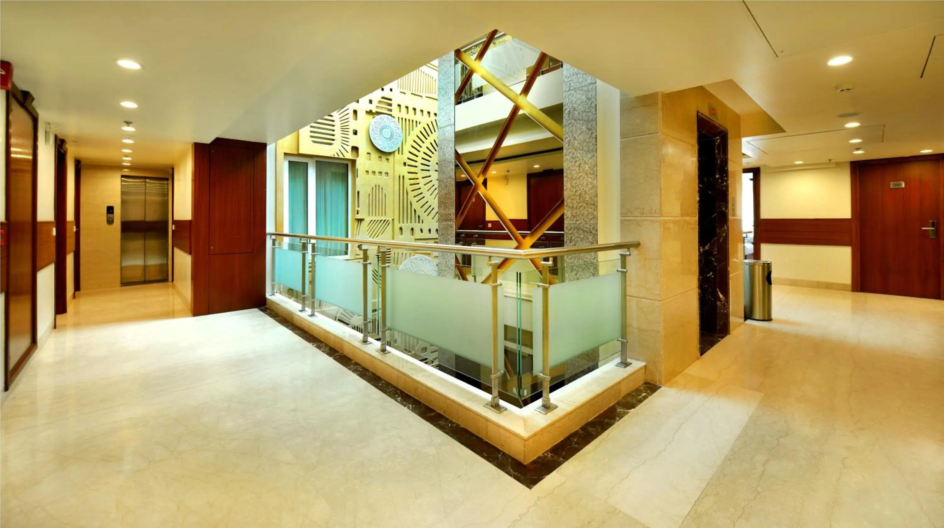 Area and facilities in Hotel Regent Grand