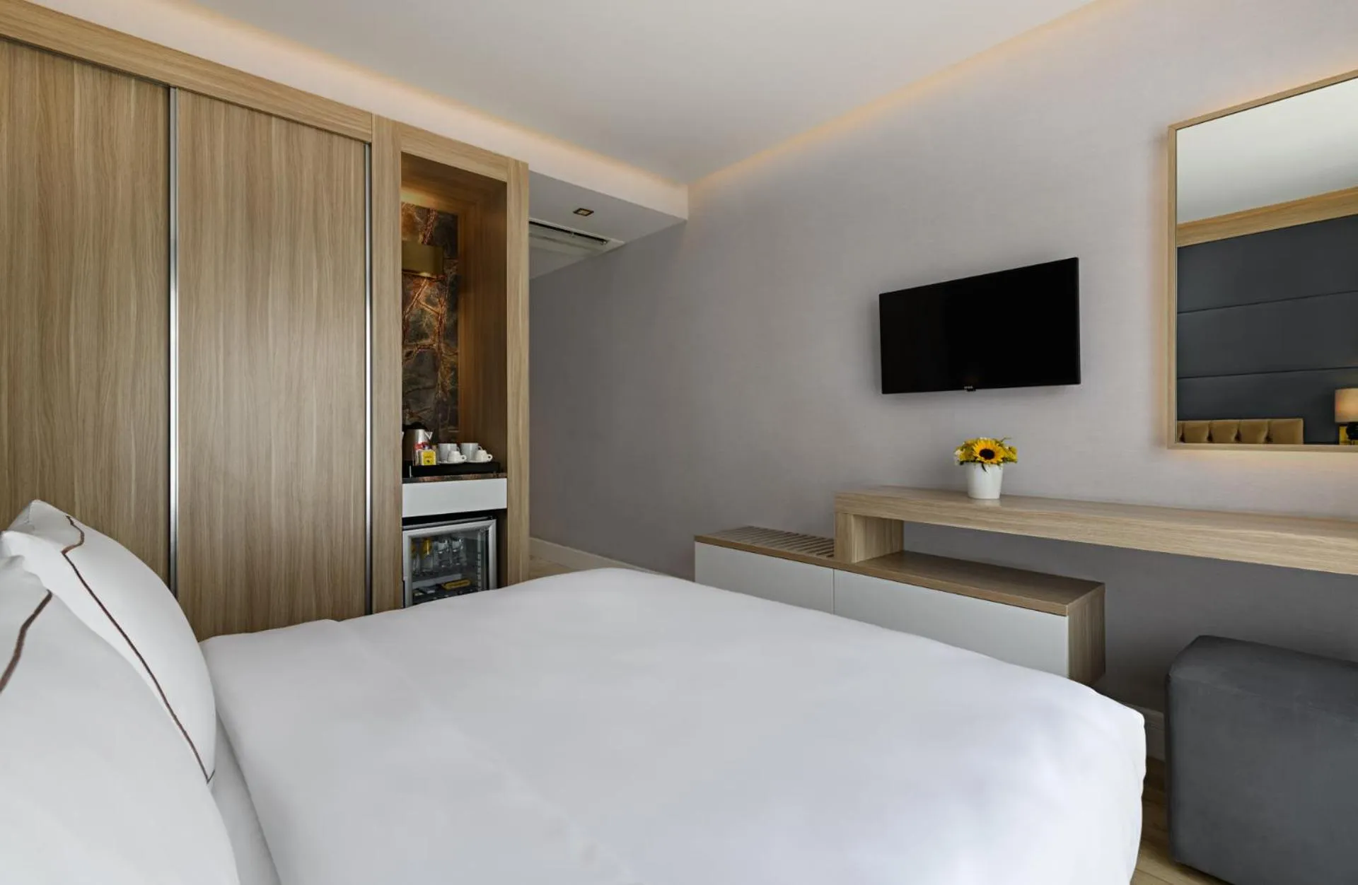 Bed in Gleam Bomonti Hotel