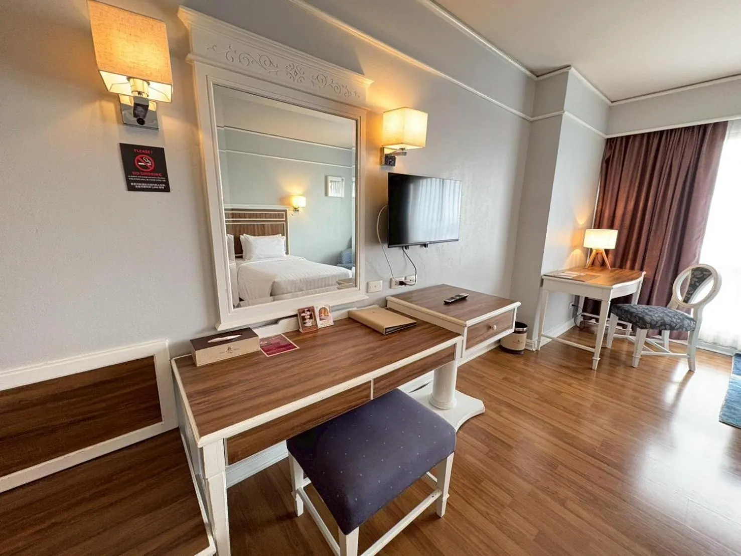 Bedroom, Bed in Town in Town Hotel Bangkok