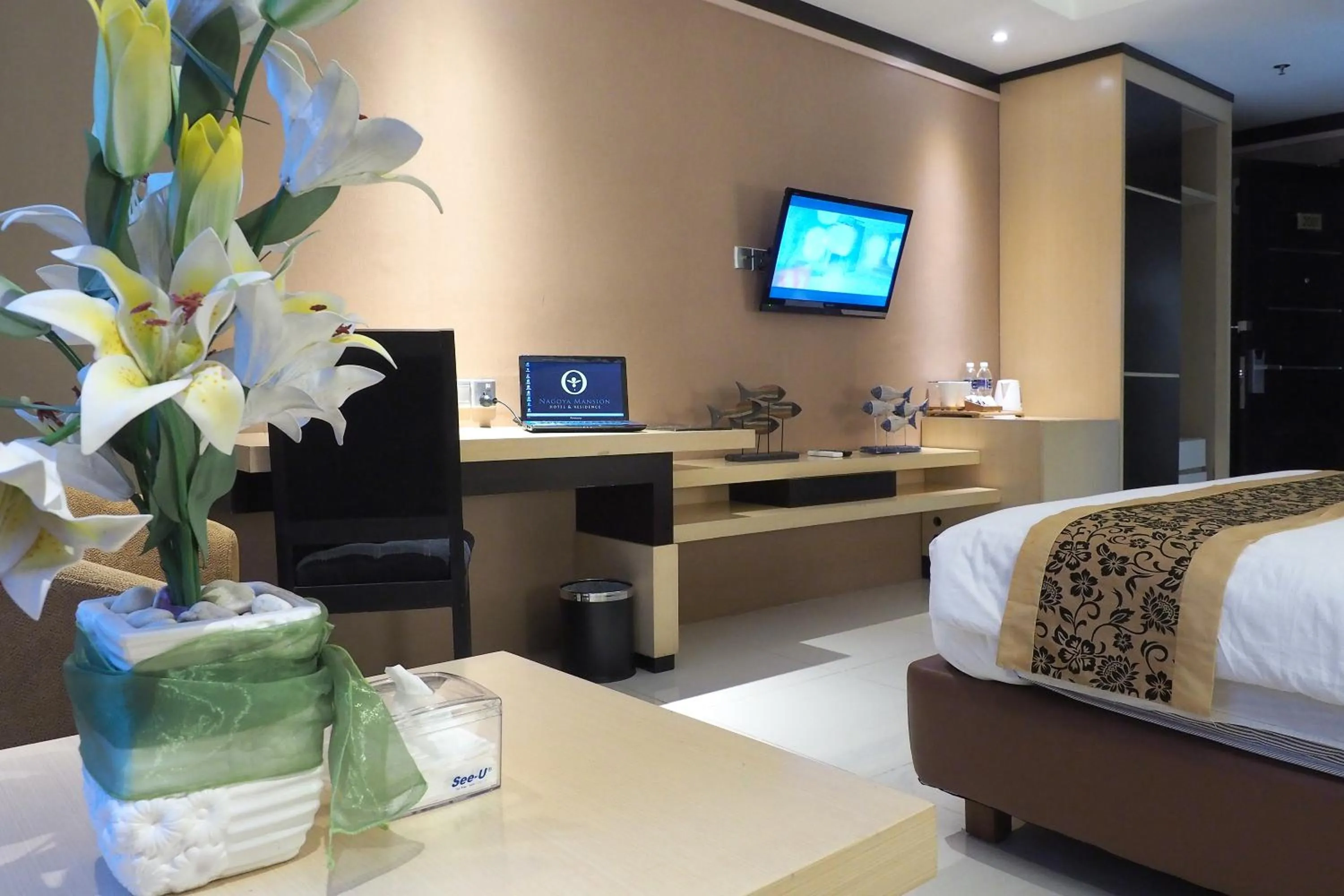 TV and multimedia, Bed in Nagoya Mansion Hotel and Residence