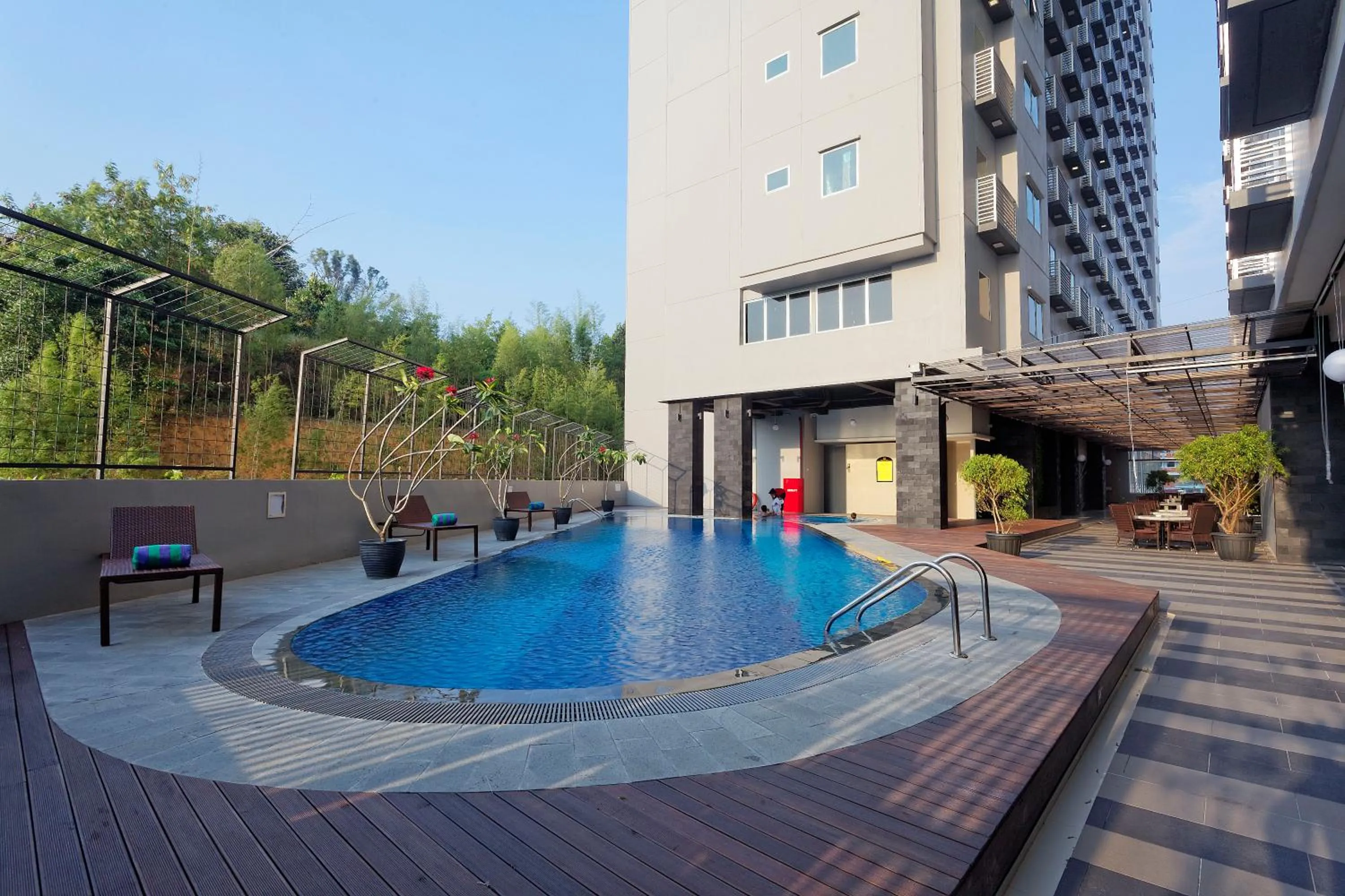 Swimming pool in Nagoya Mansion Hotel and Residence