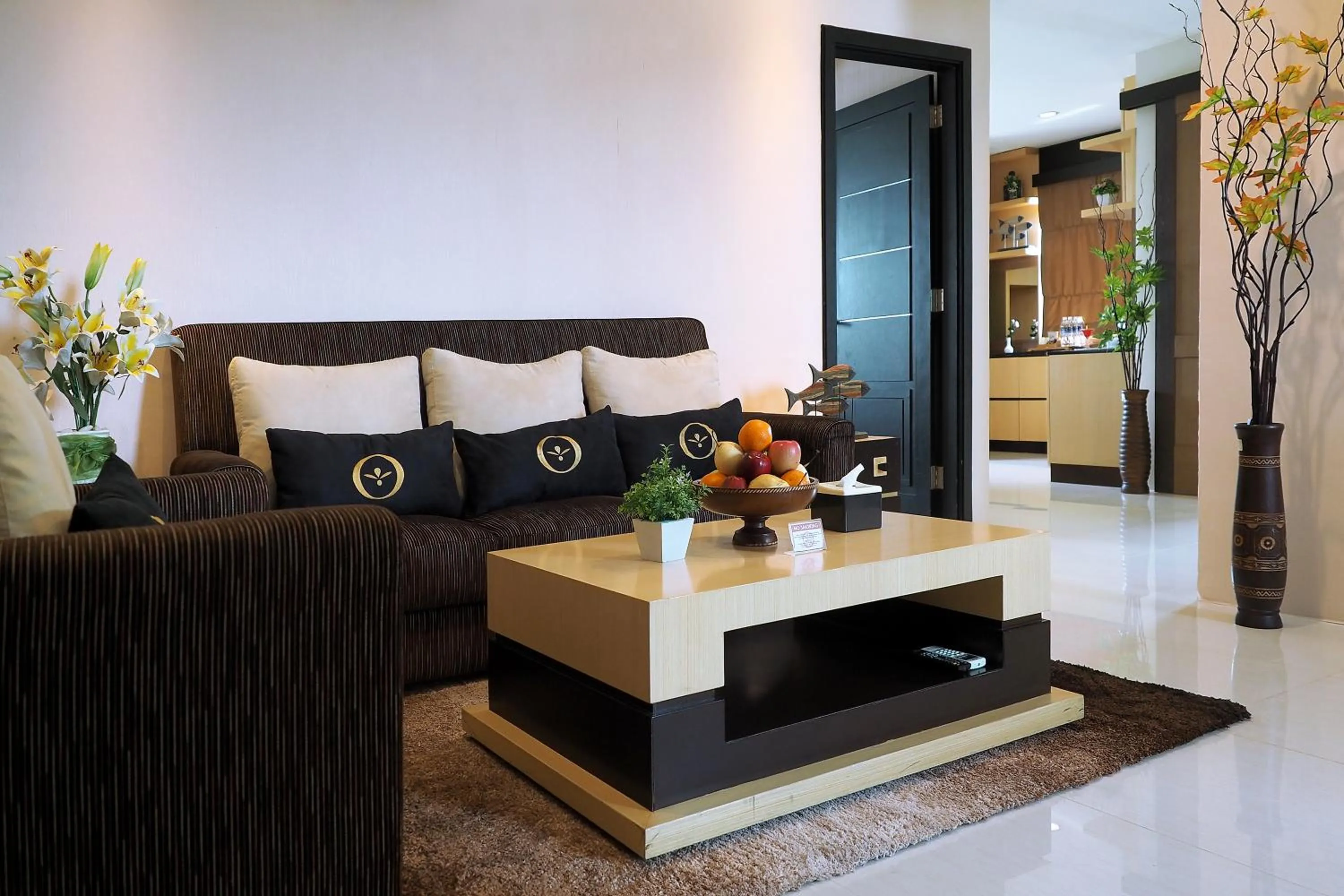 Living room in Nagoya Mansion Hotel and Residence