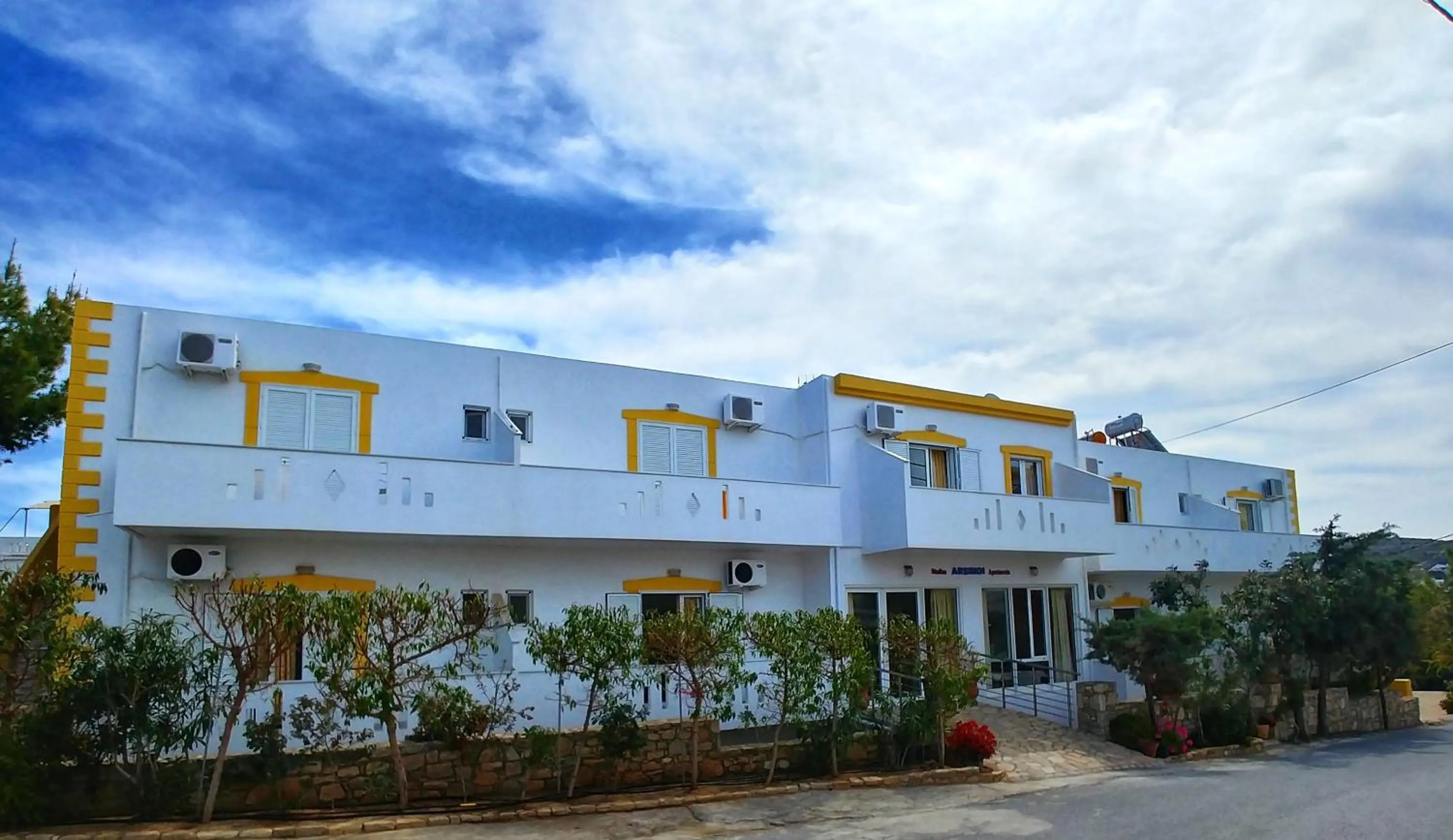 Property building in Arsinoi Studios and Apartments