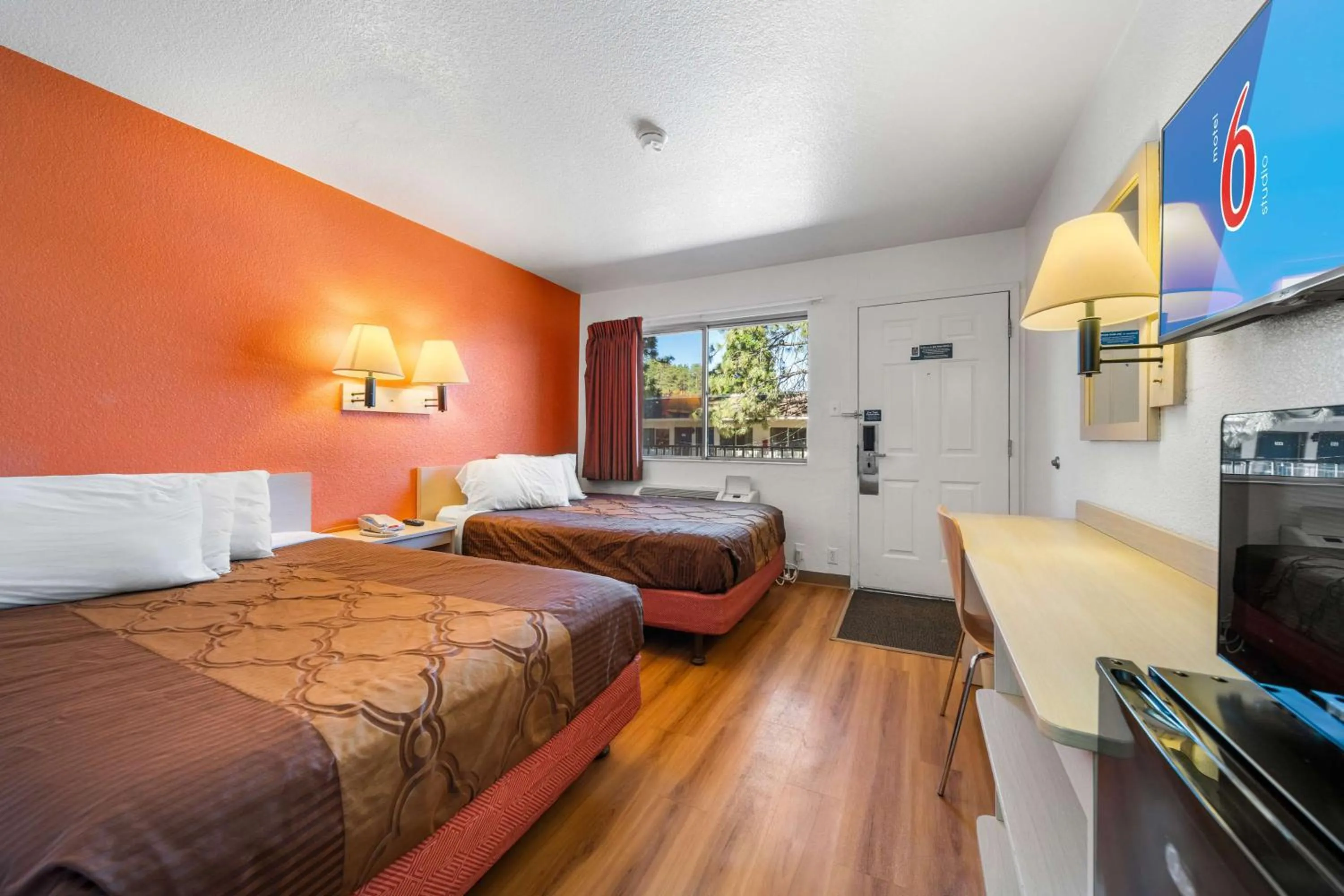 Bedroom, Bed in Motel 6-Big Bear Lake, CA