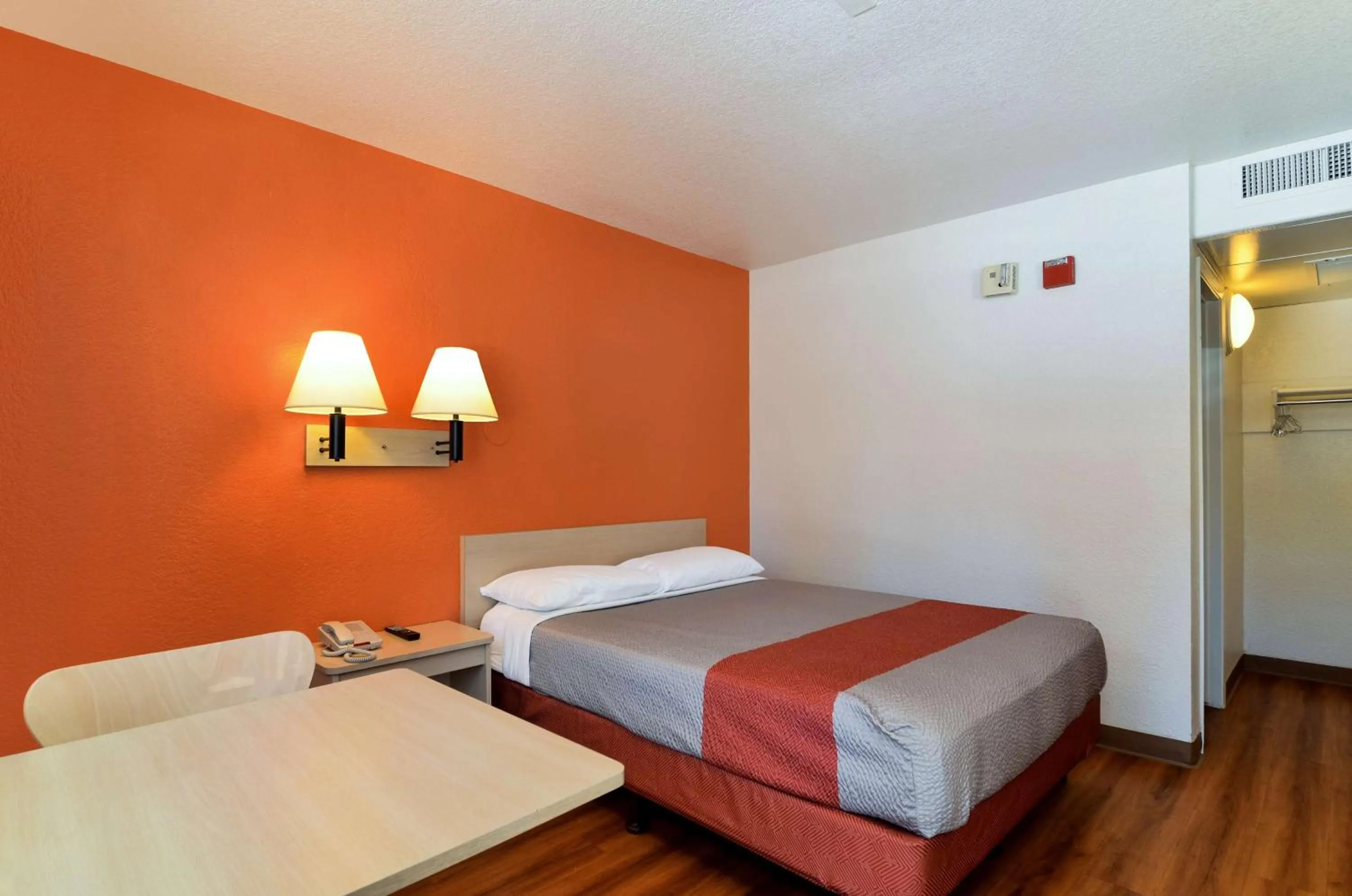 Bedroom, Bed in Motel 6-Big Bear Lake, CA