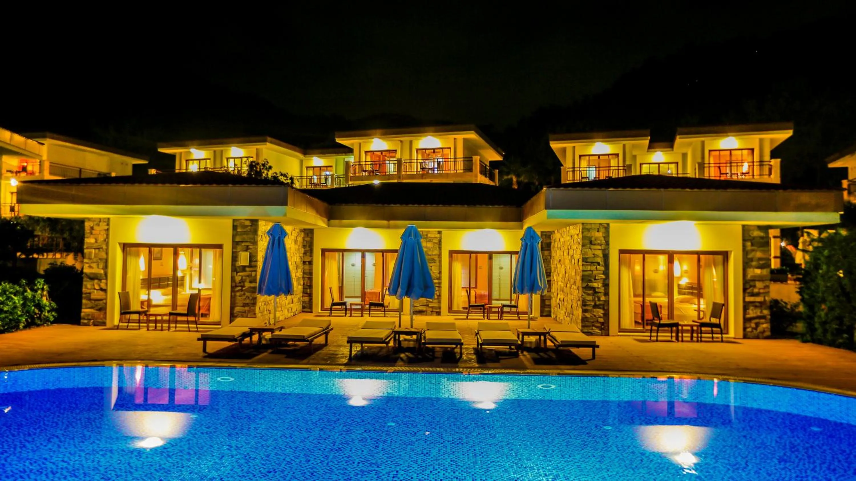 Swimming pool in Fortezza Beach Resort