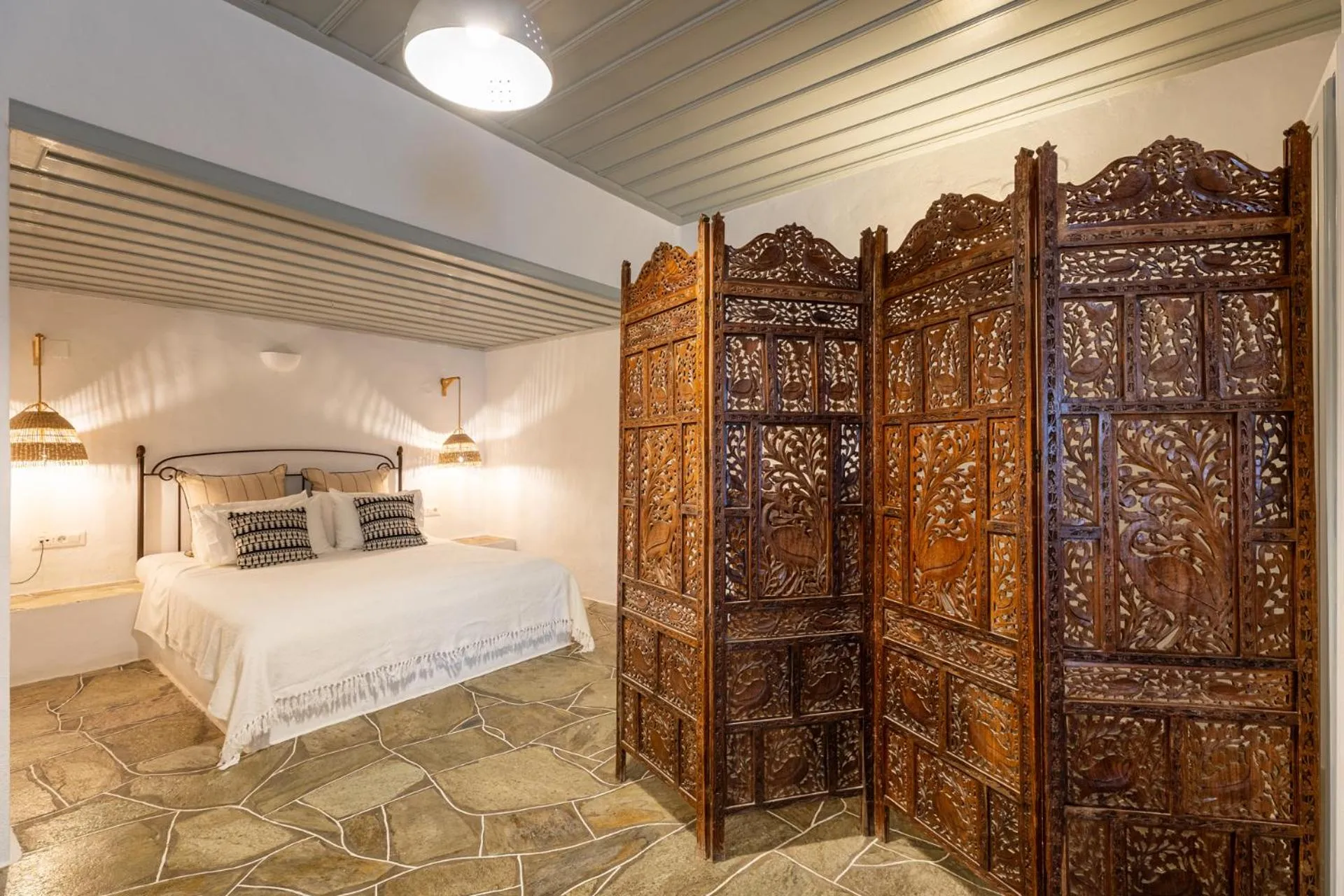 Bedroom, Bed in Lighthouse Hotel