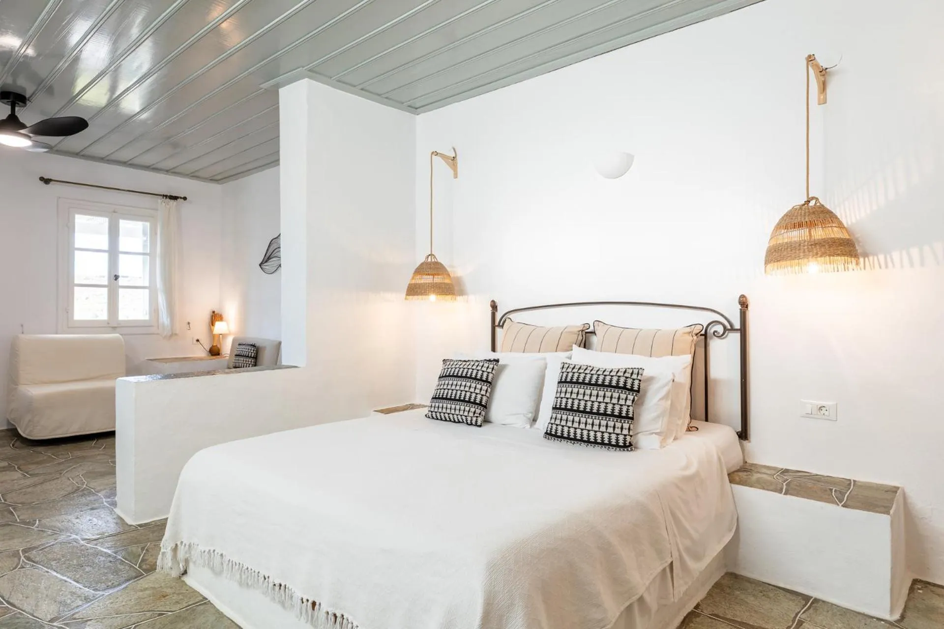 Bedroom, Bed in Lighthouse Hotel