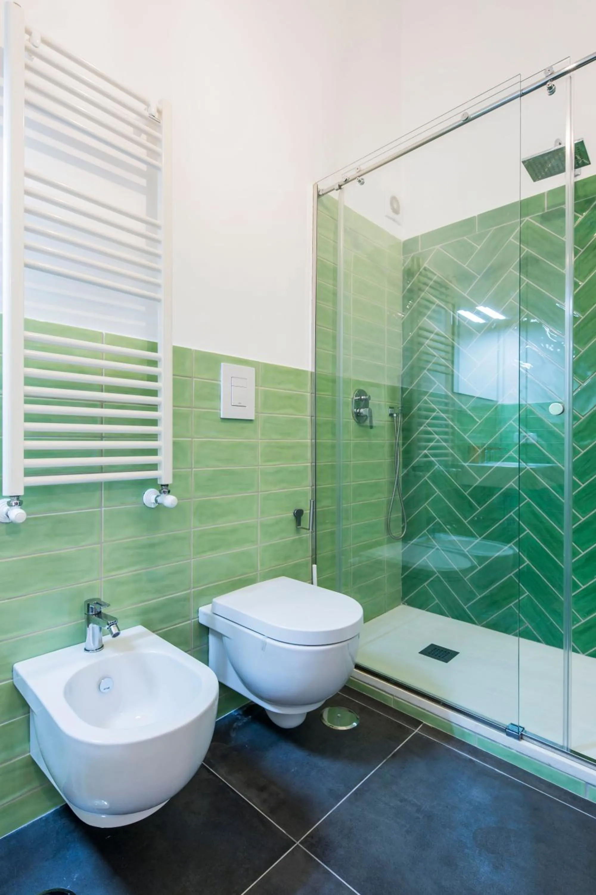 Shower in b&b Pasta Cuomo