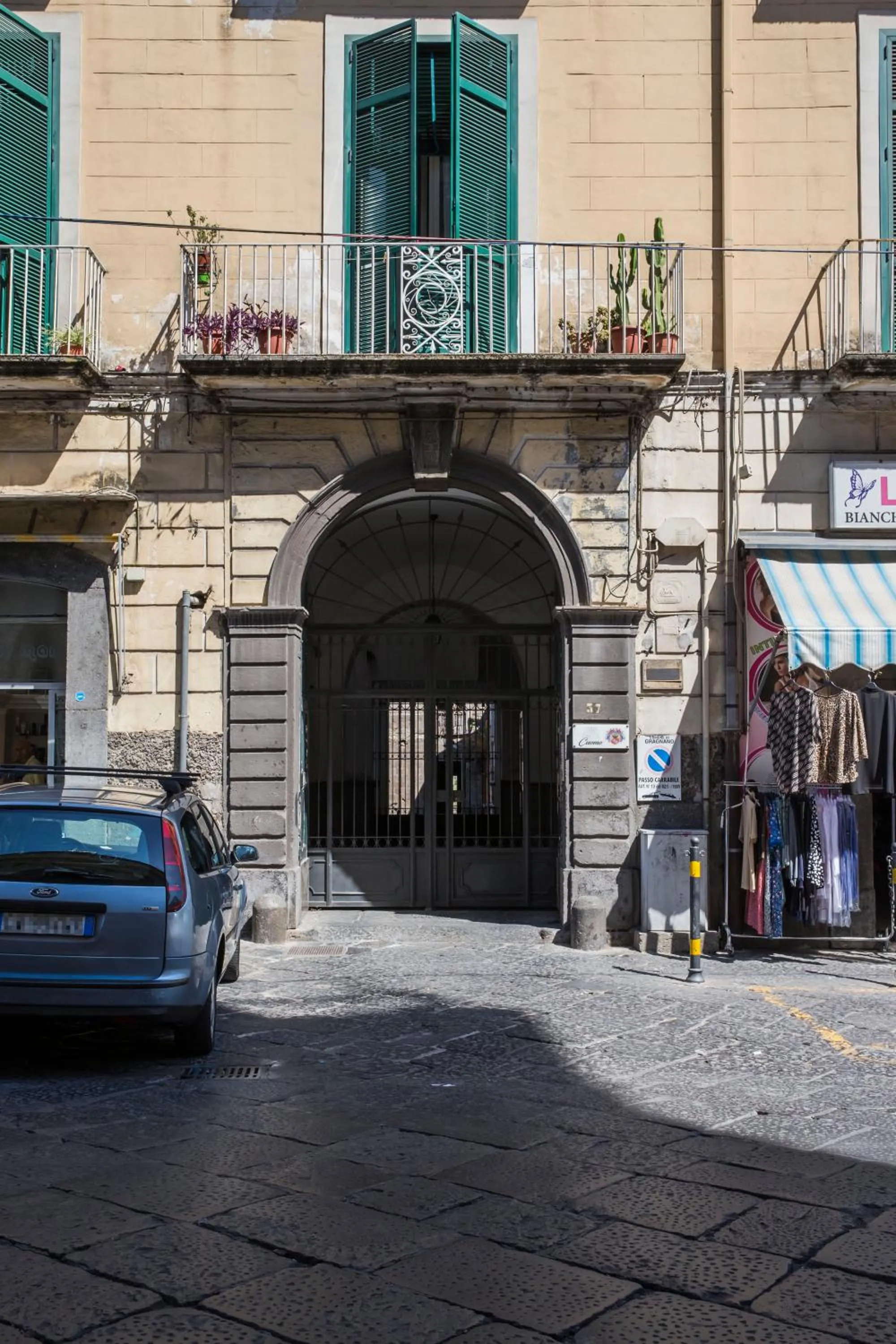 Facade/entrance in b&b Pasta Cuomo