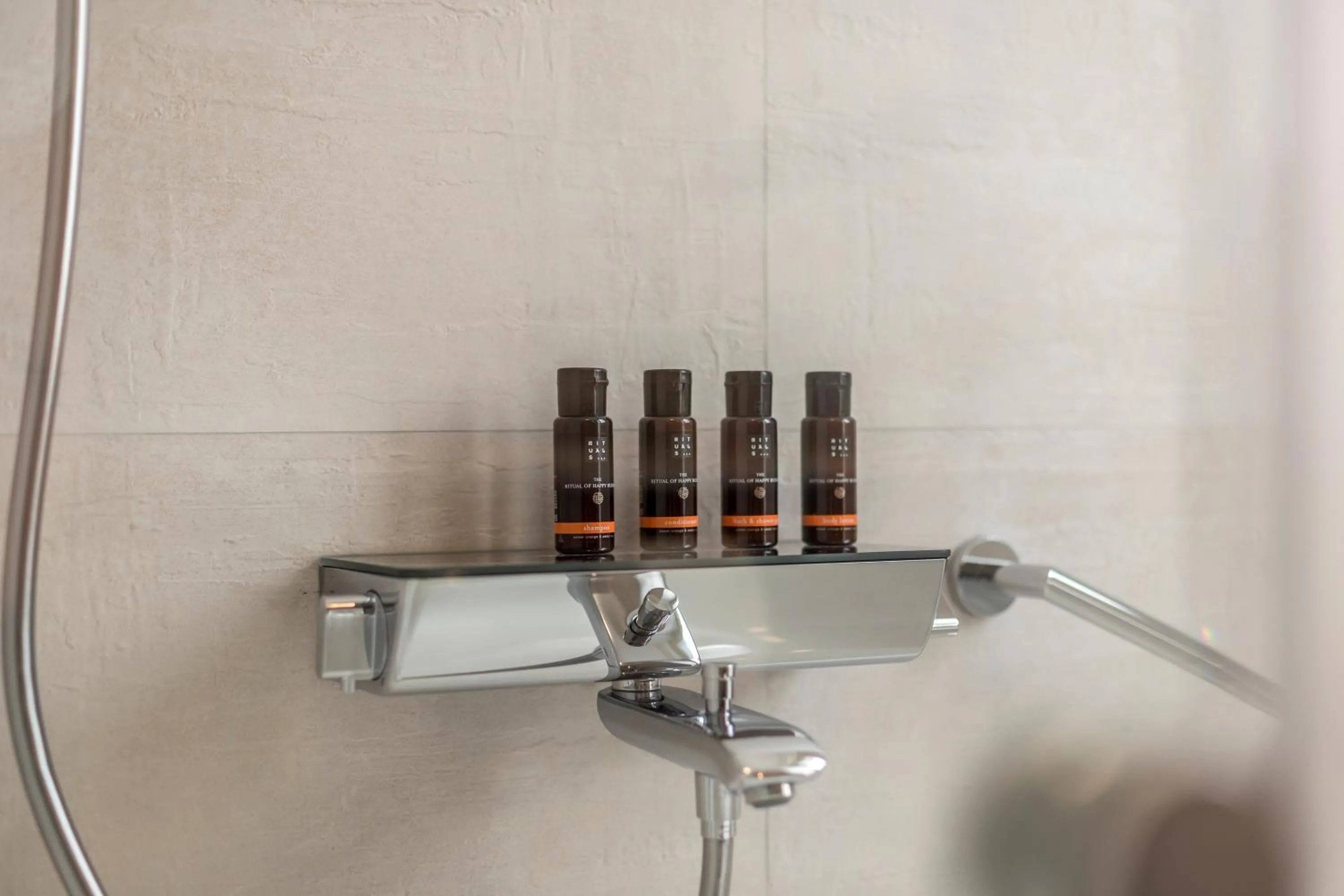 Shower in Residence Stine